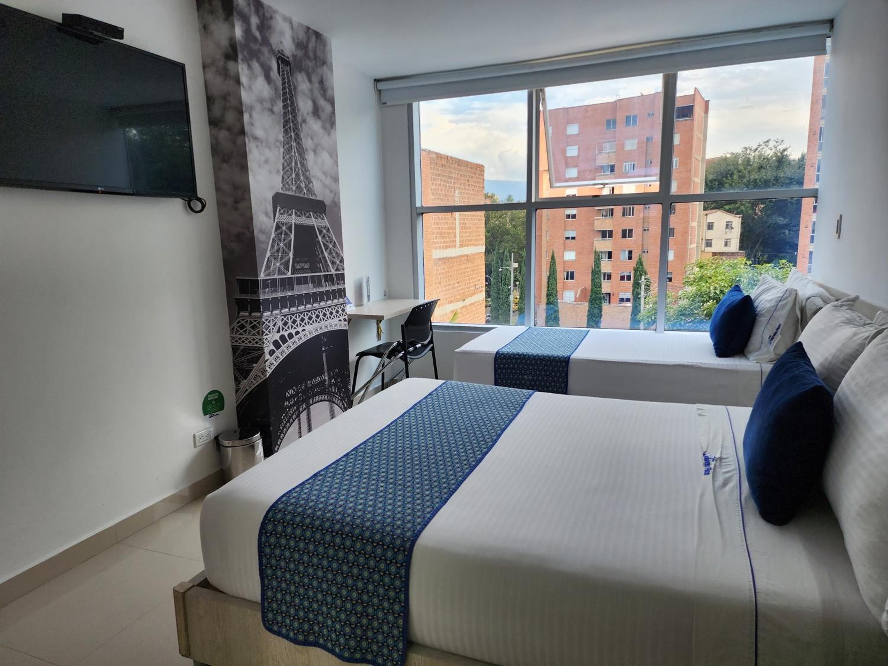 Hotel Laureles Plaza