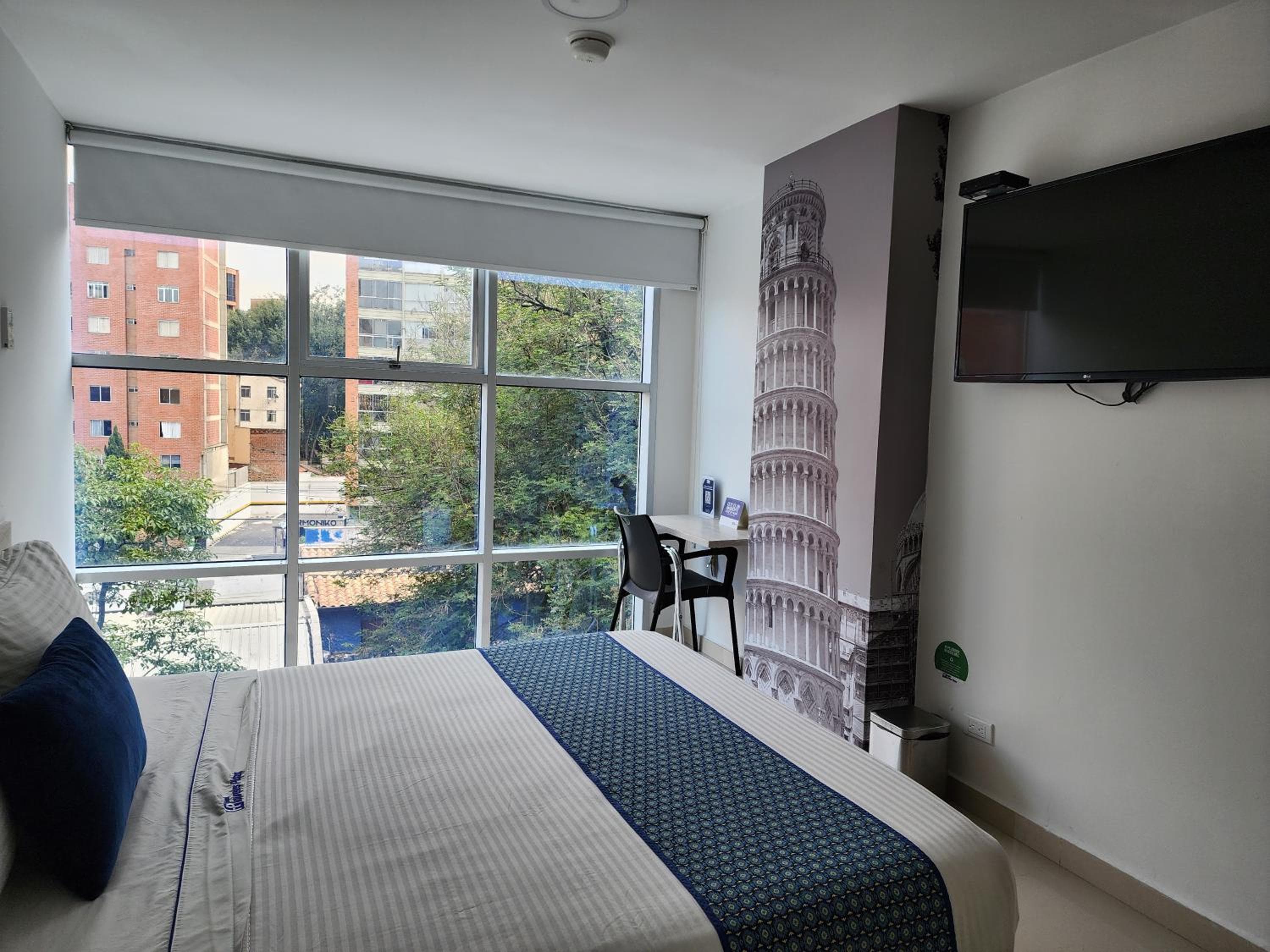 Hotel Laureles Plaza