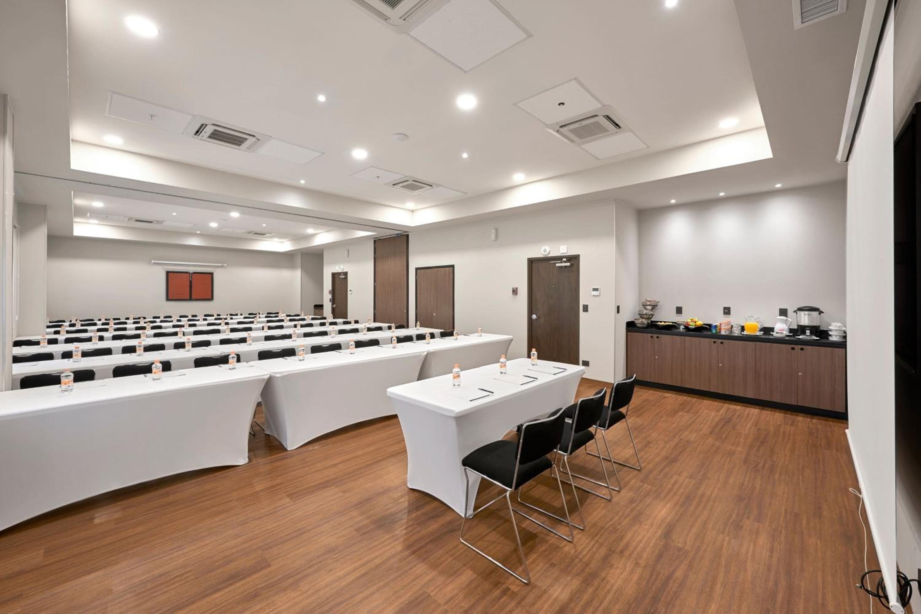 City Express Plus by Marriott Cancun Aeropuerto Riviera