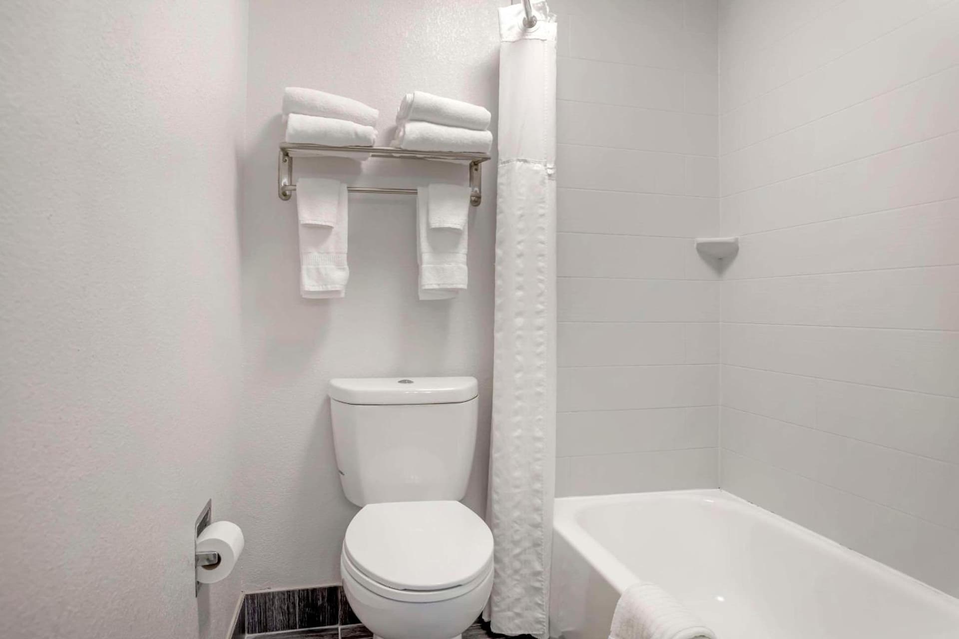 Comfort Suites Nashville Airport - BNA