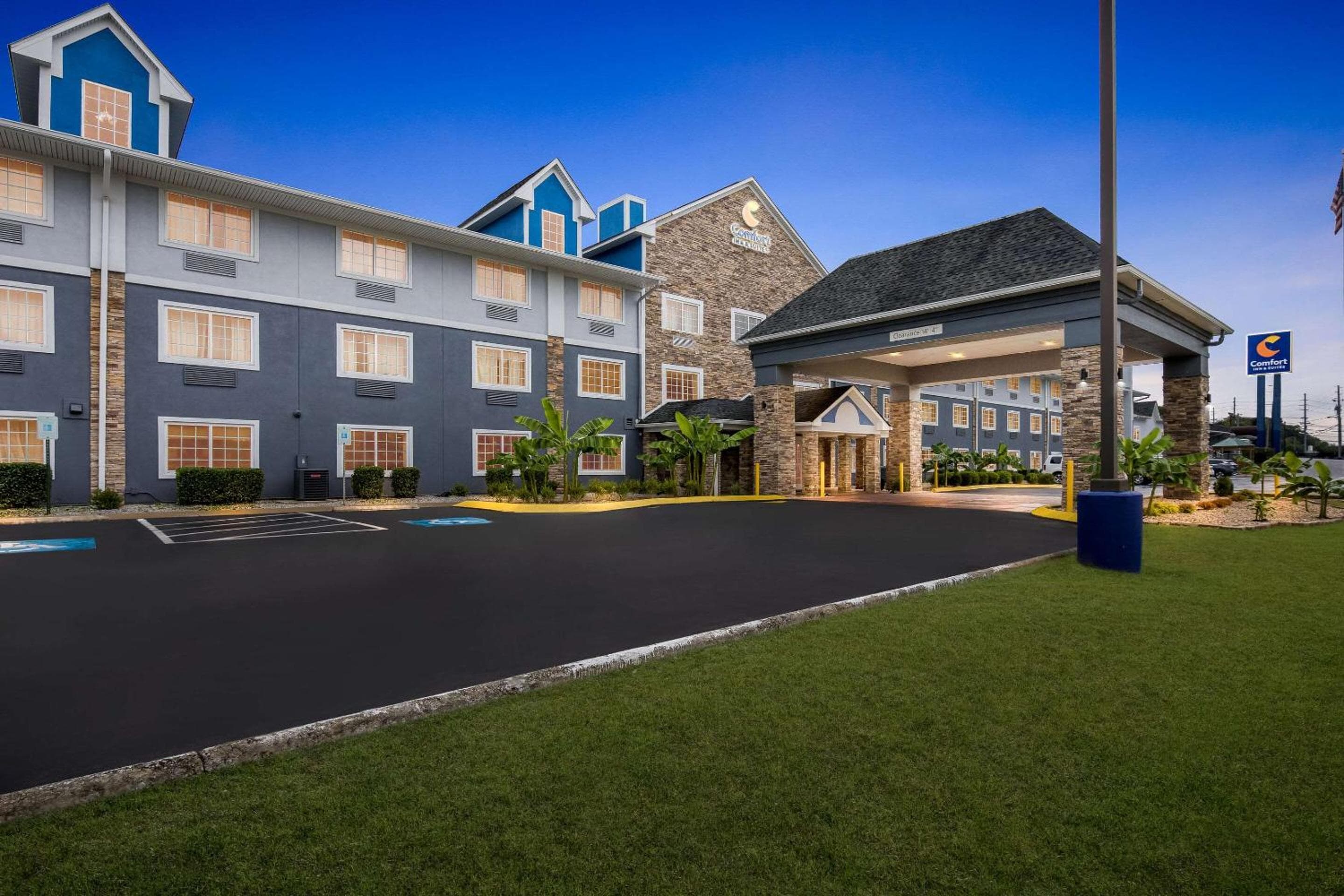 Comfort Inn & Suites Nashville Near Tanger Outlets I-24 Antioch