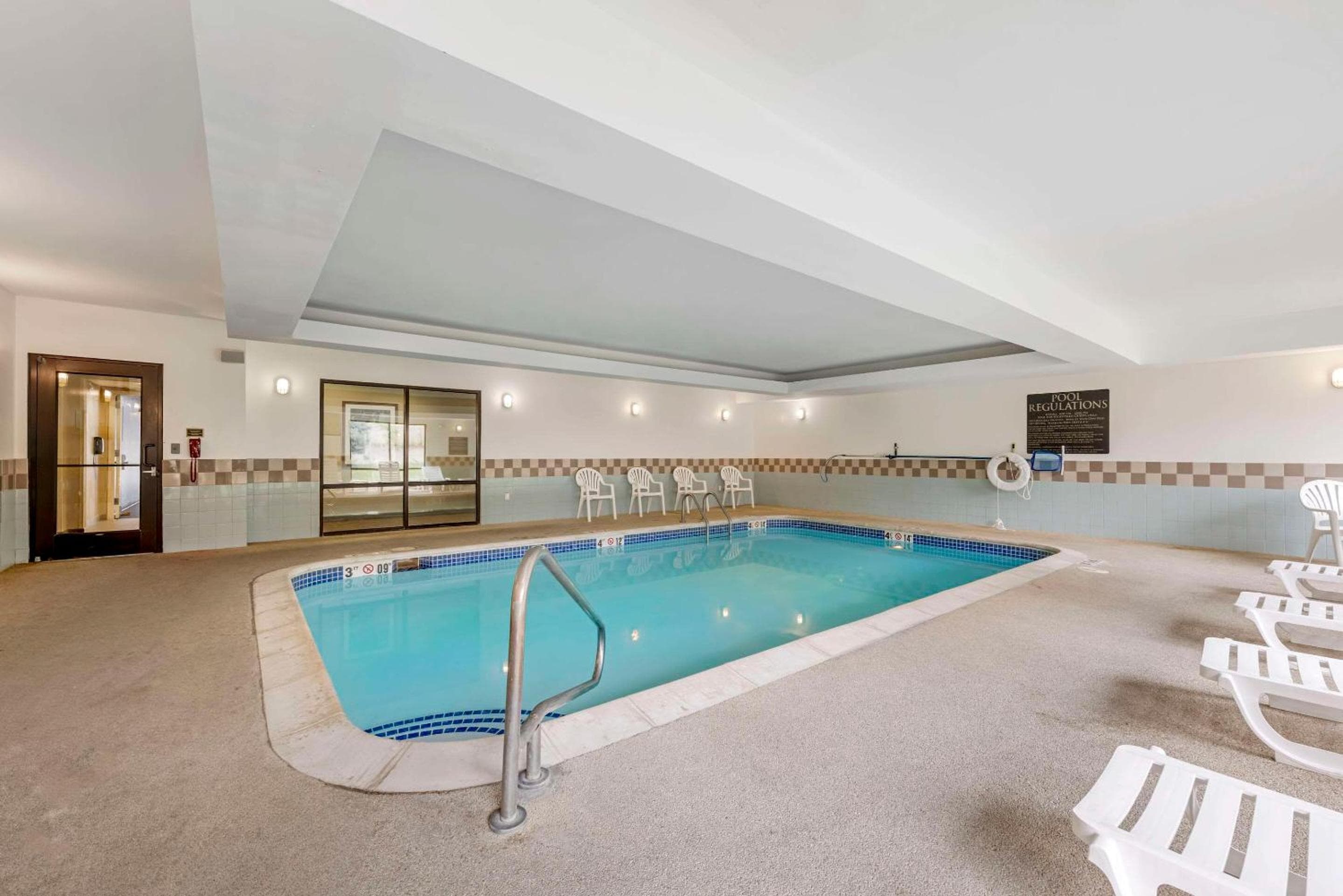 Comfort Suites East Lincoln - Mall Area