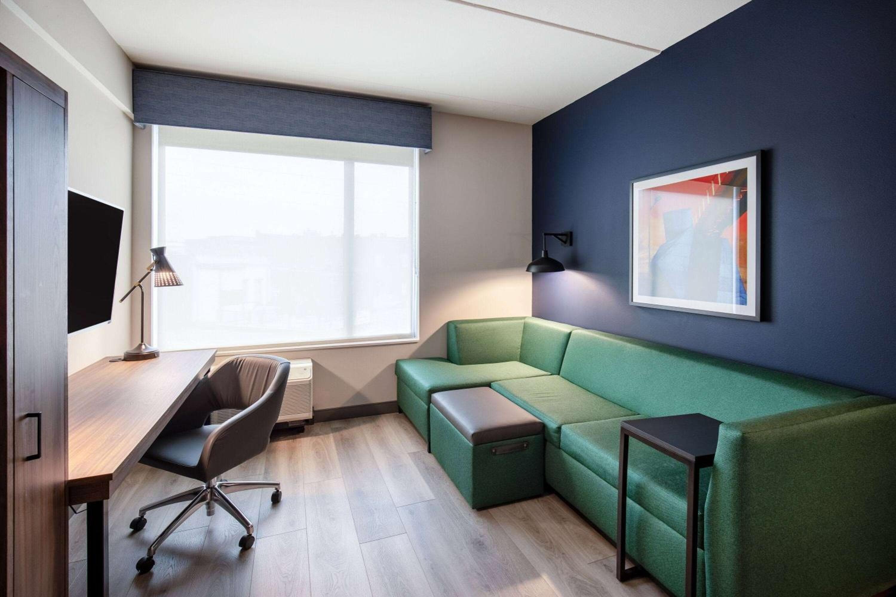 La Quinta Inn & Suites by Wyndham Chattanooga Downtown/South