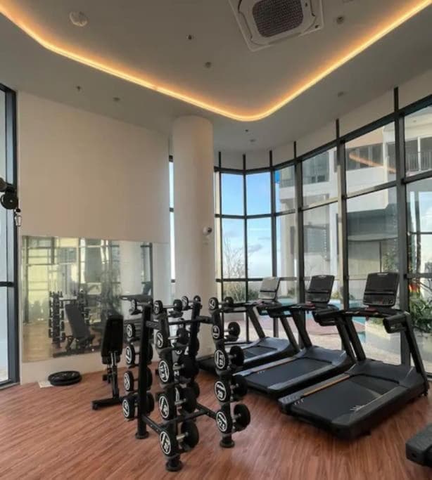 Colombo Skyline Luxury Apartments at Tri-Zen - Pool and Amazing City Views