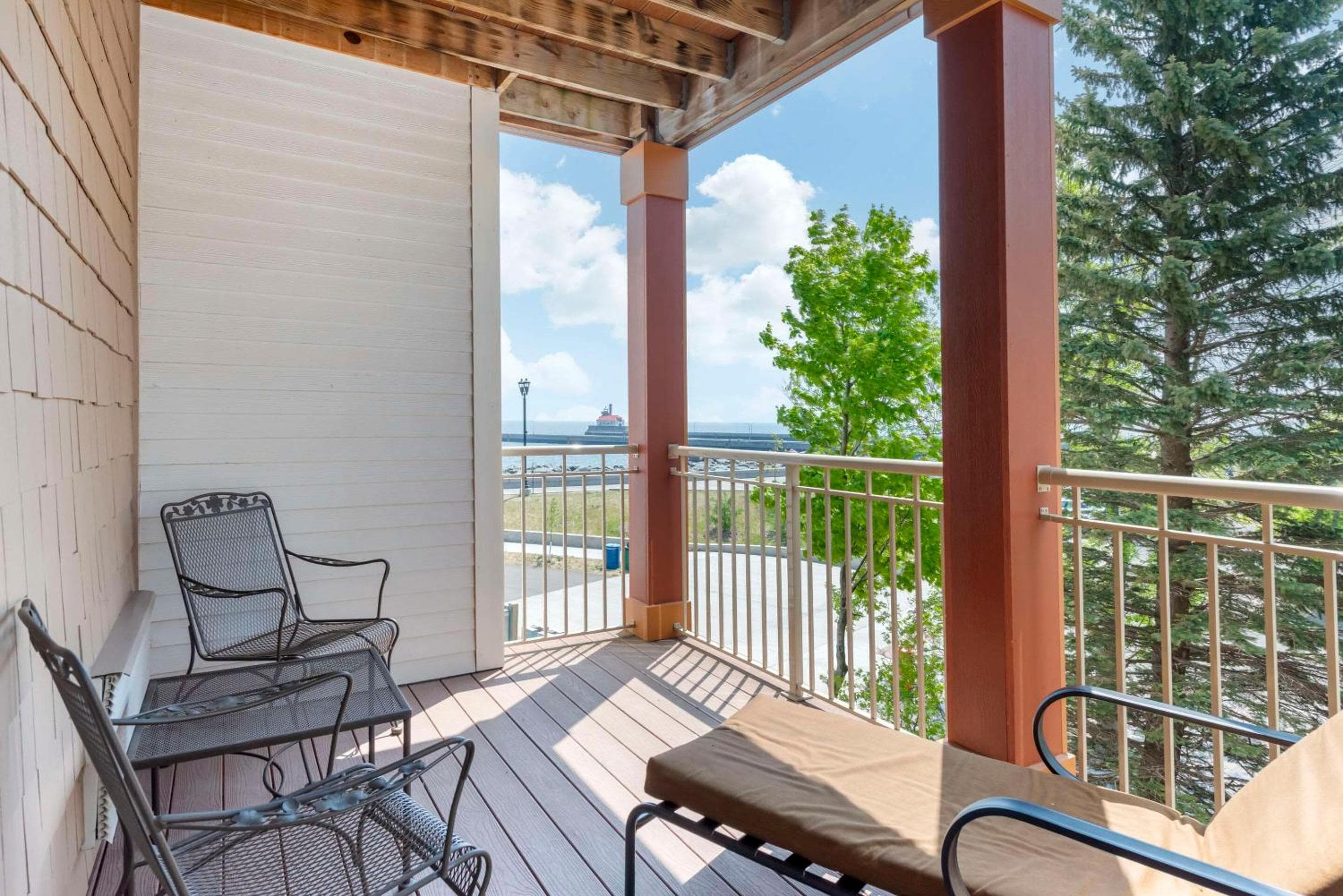 Lift Bridge Lodge, an Ascend Collection Hotel