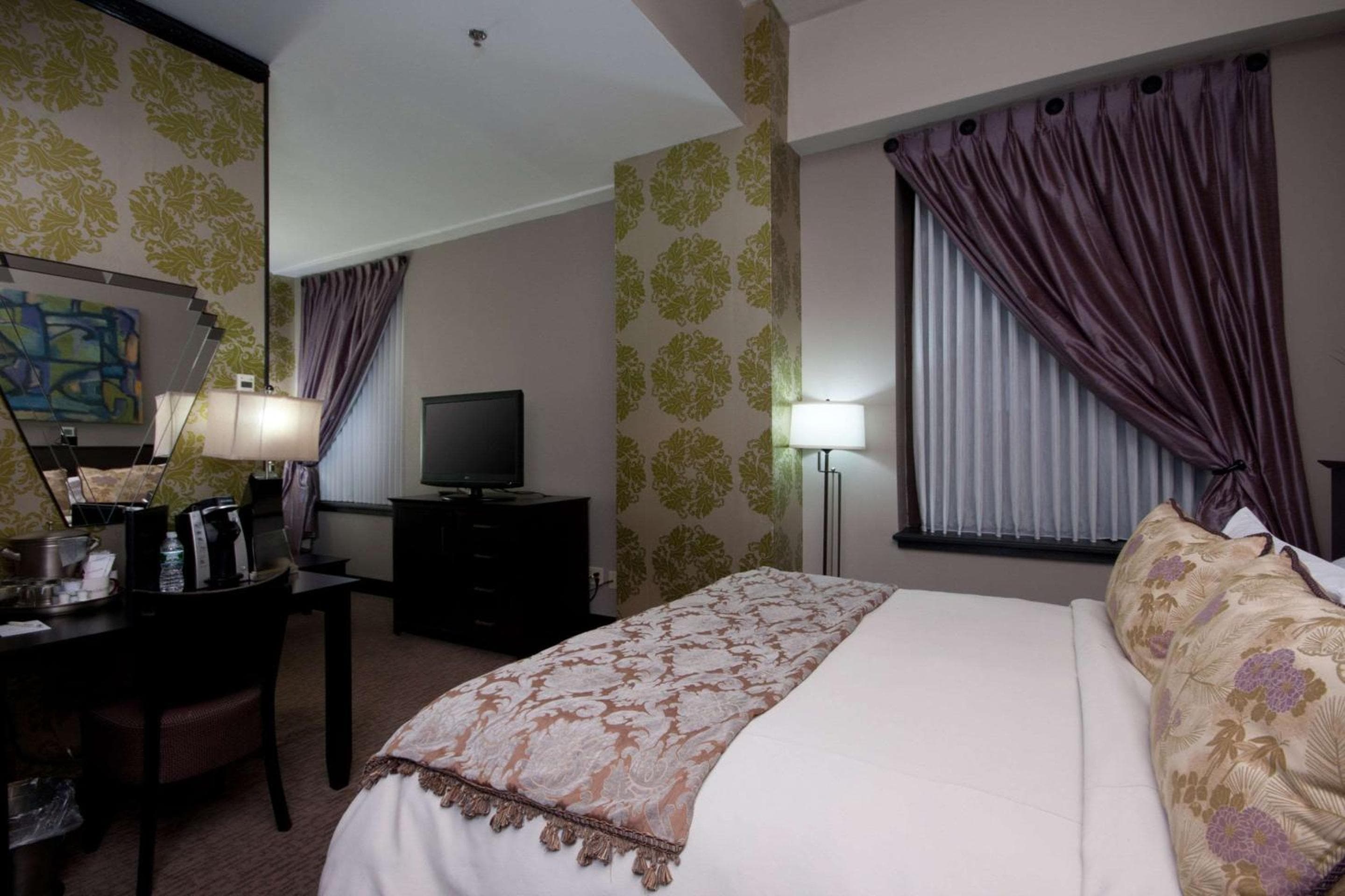 The Giacomo Niagara Falls NY, an Ascend Collection Hotel