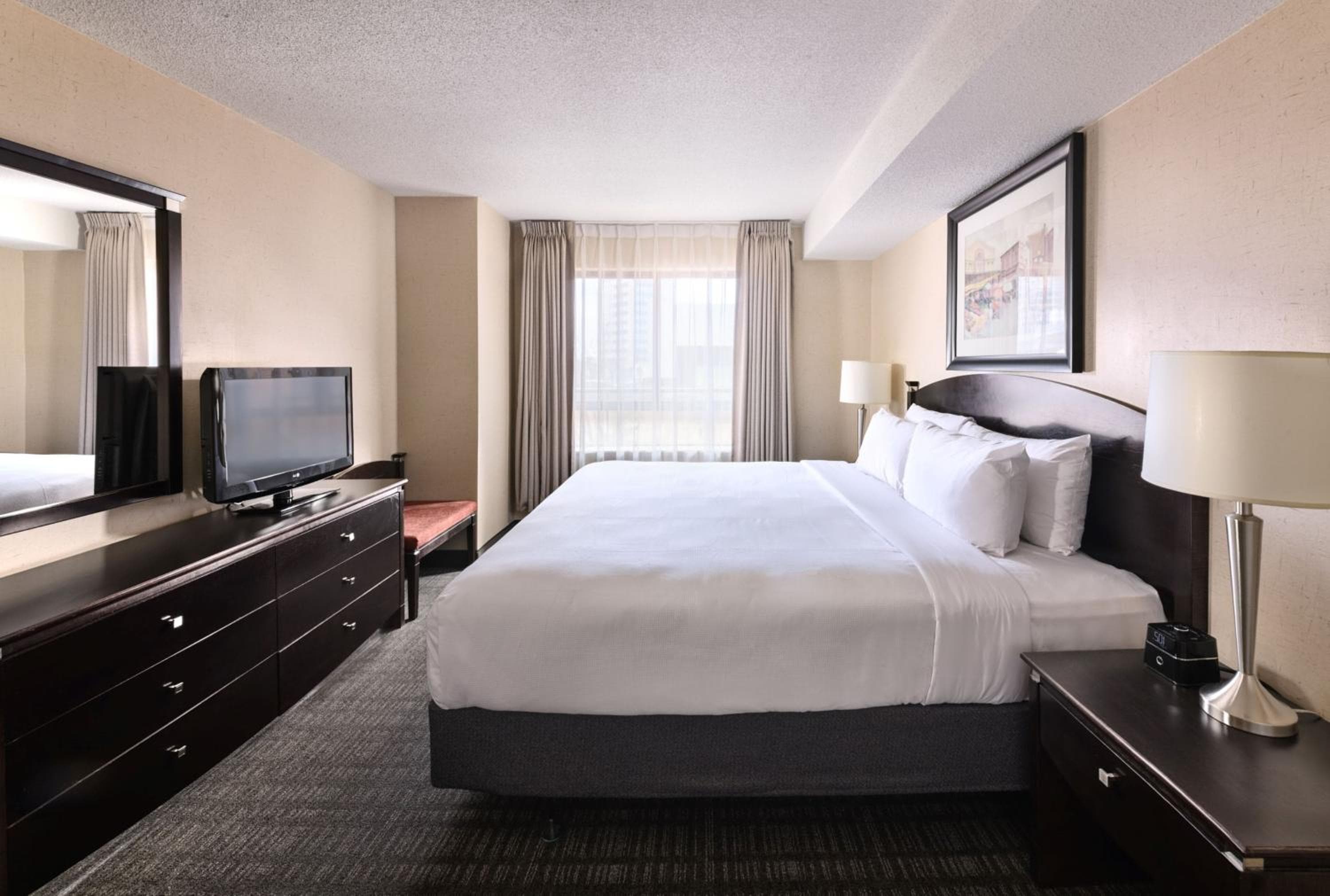 Les Suites Hotel Ottawa