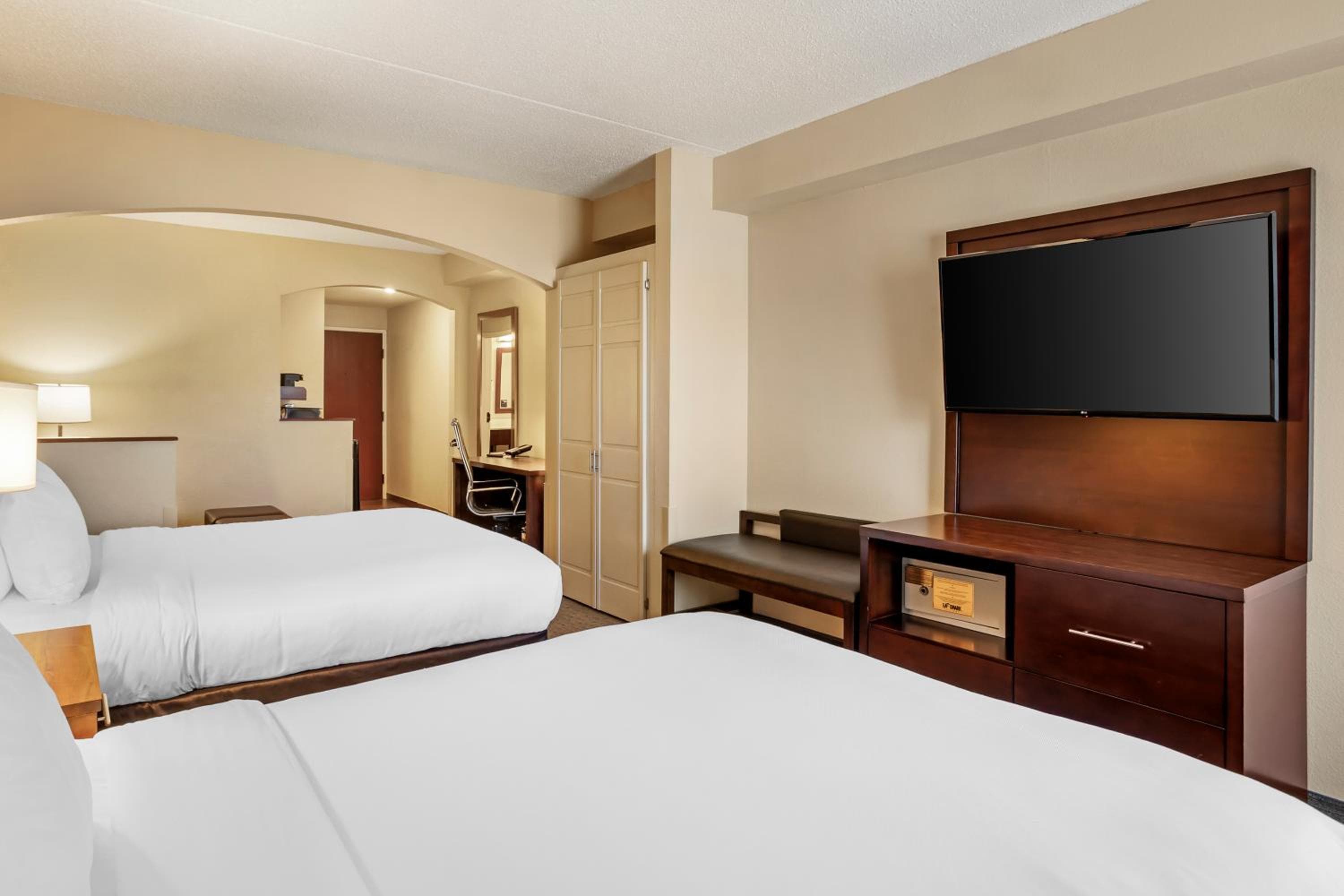 Comfort Suites State College near Penn State - Steps Away from PSU!