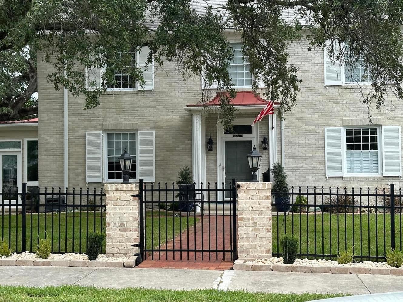 The Carriage House Inn Bed and Breakfast