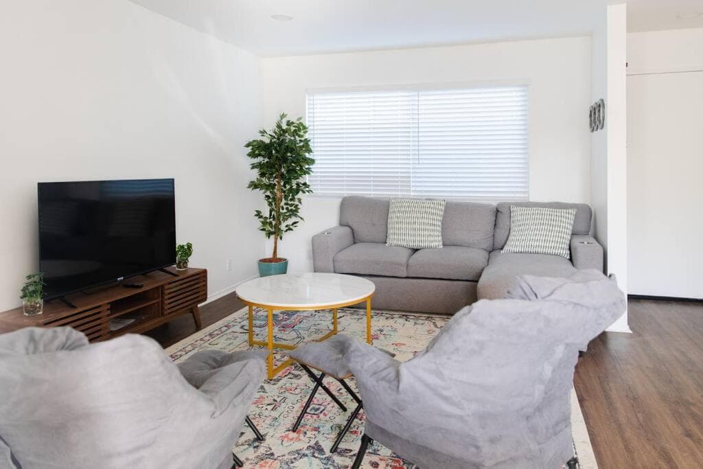 Alhambra 5 Unit Apartment Complex!