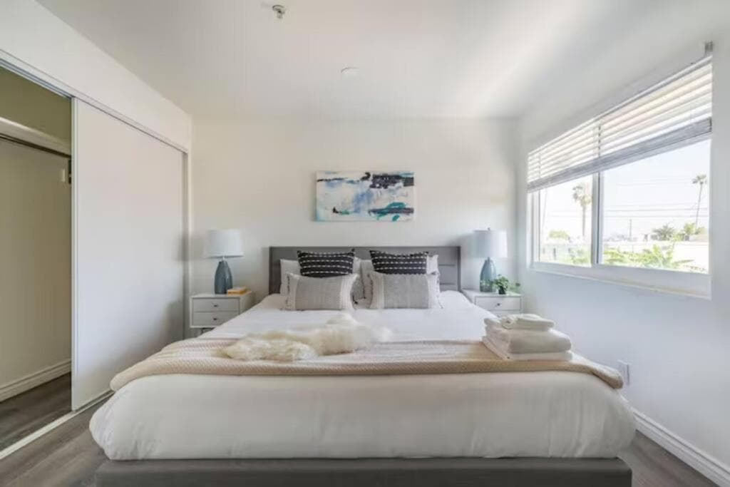 Alhambra 5 Unit Apartment Complex!