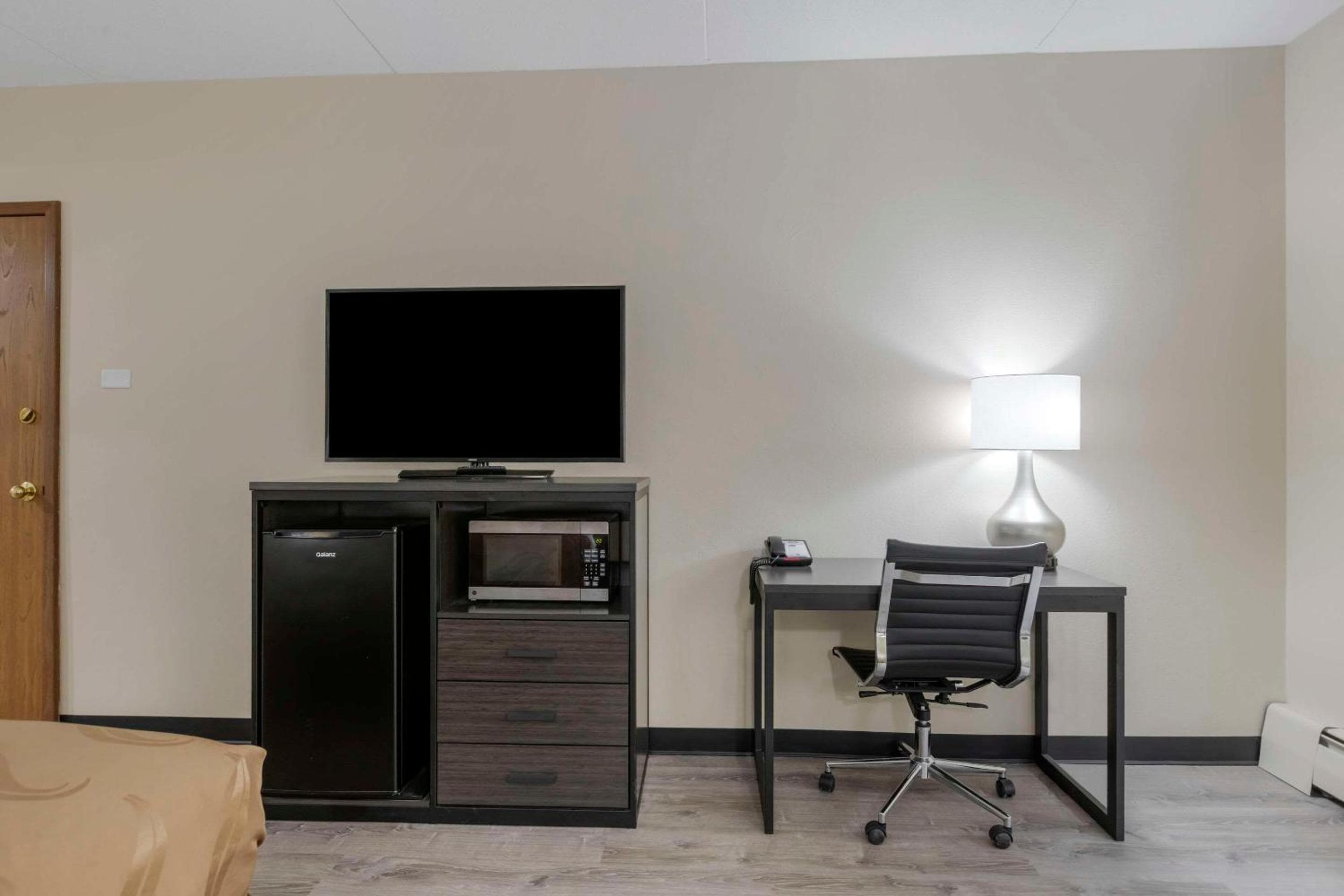 Rodeway Inn Grandville - Grand Rapids