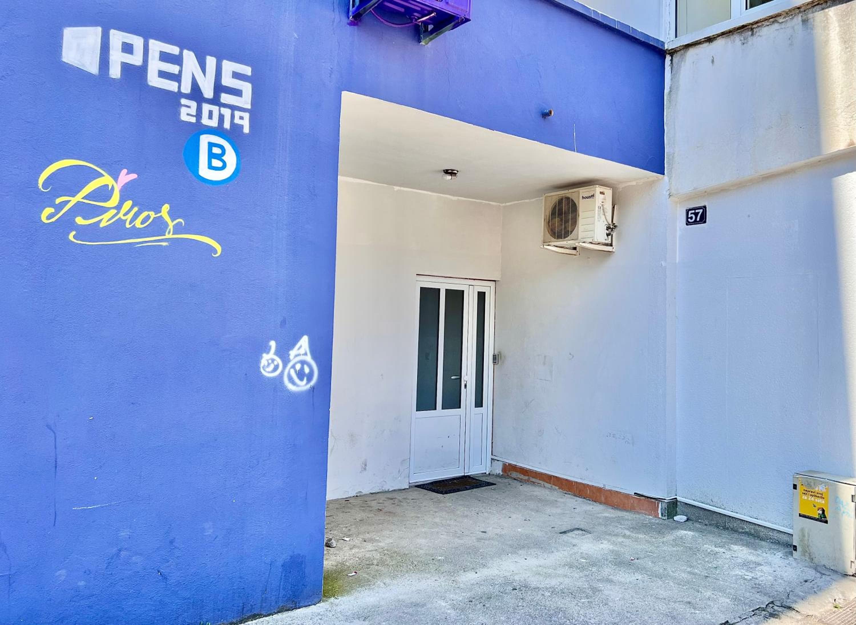 Homestay LGBT friendly - DOUBLE BED ROOM - Shared bathroom