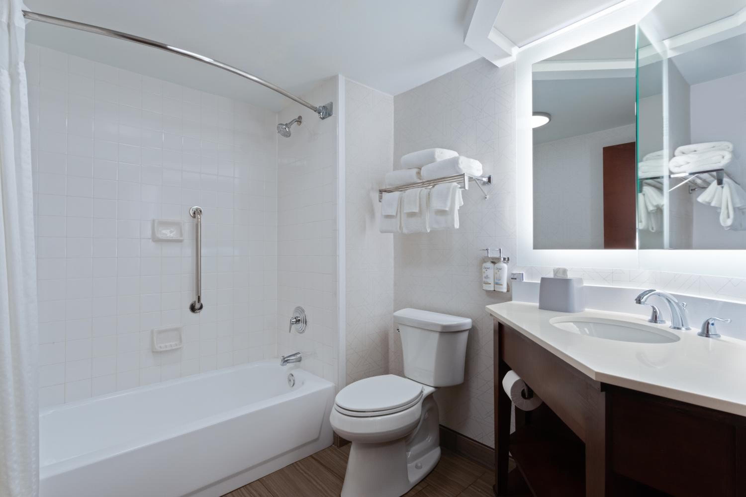 Holiday Inn Express & Suites Cincinnati Riverfront by IHG