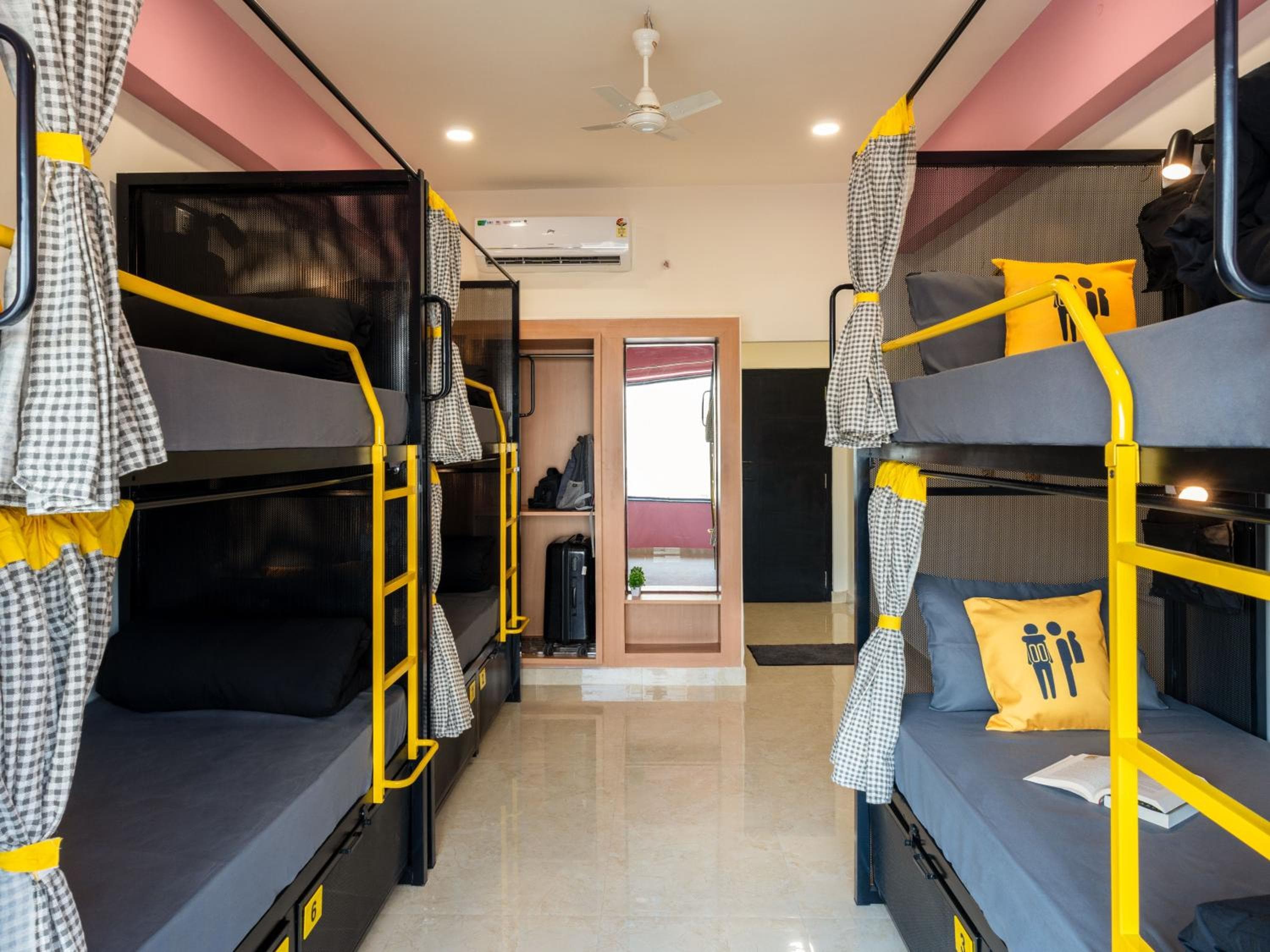 The Hosteller Jaipur, MI Road