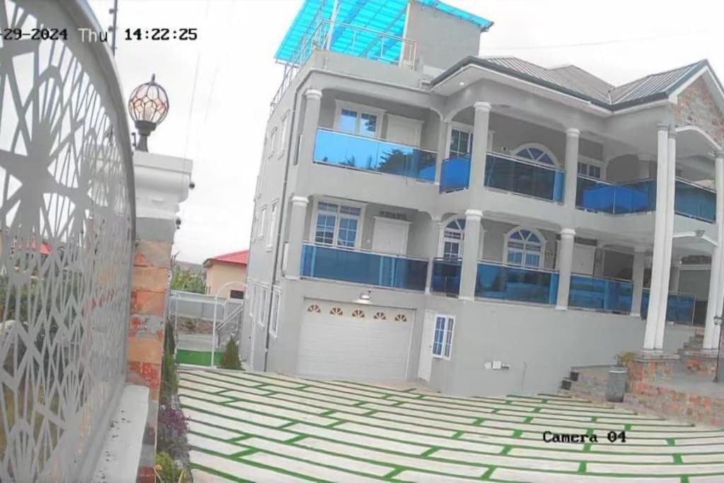 Sugarville-Luxurious House with pool and Rooftop