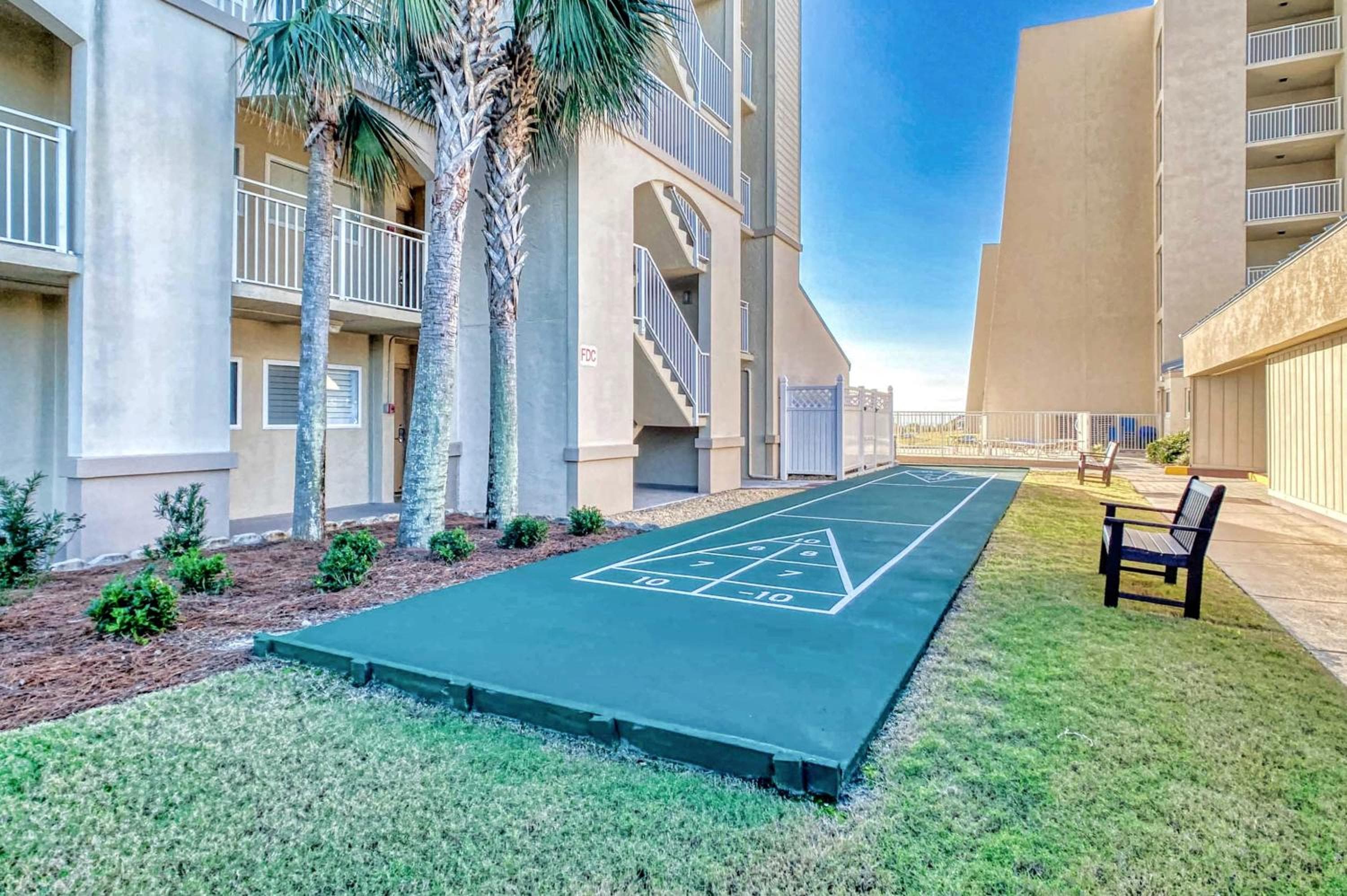 Beach House Condominiums C301 - Beachfront with Pool, Wi-Fi, & Beach Service