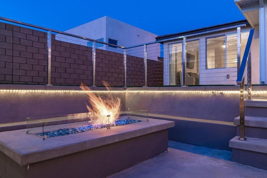 Chilled Salt Pool Luxury Firepit Mini Golfing
