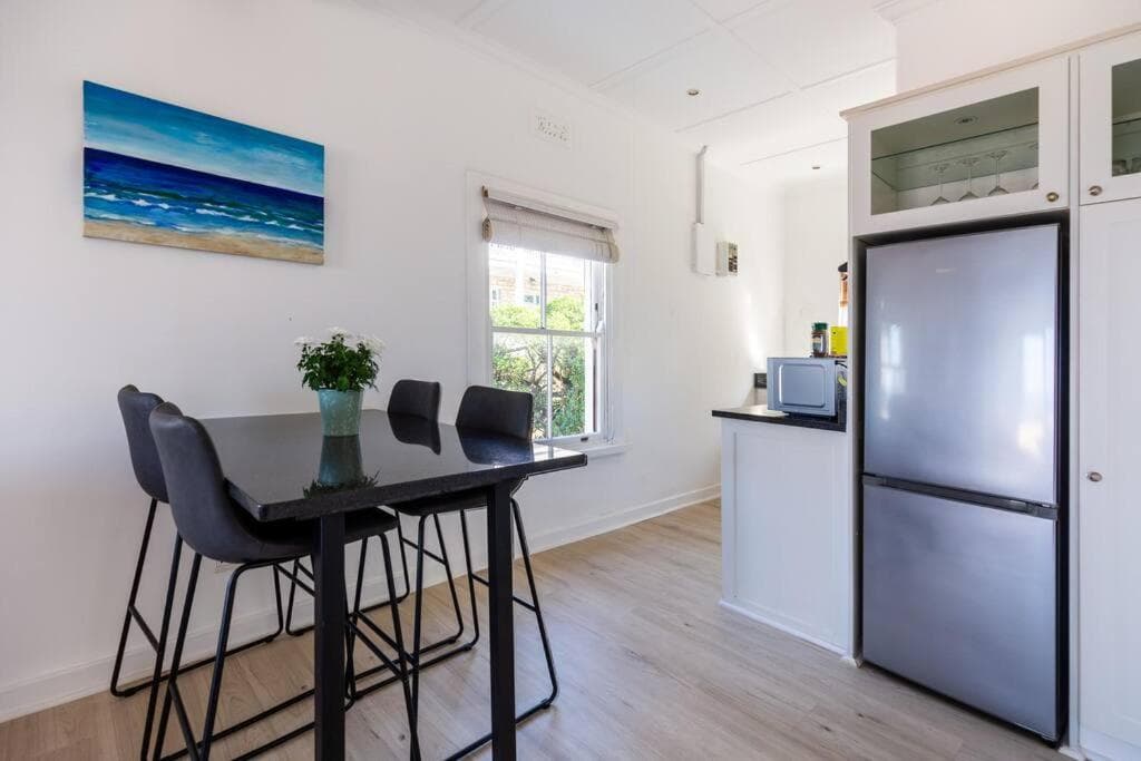 Panoramic views with terrace in heart of Kalk Bay