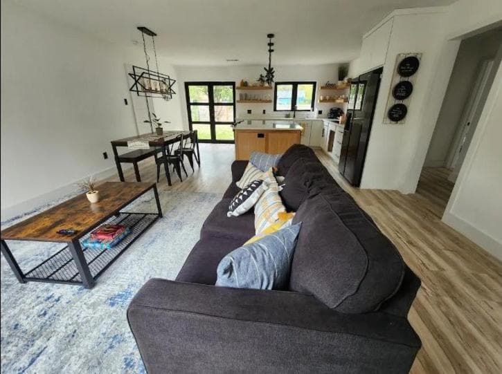 N Dallas, Near DAL and DFW 4 BDRM
