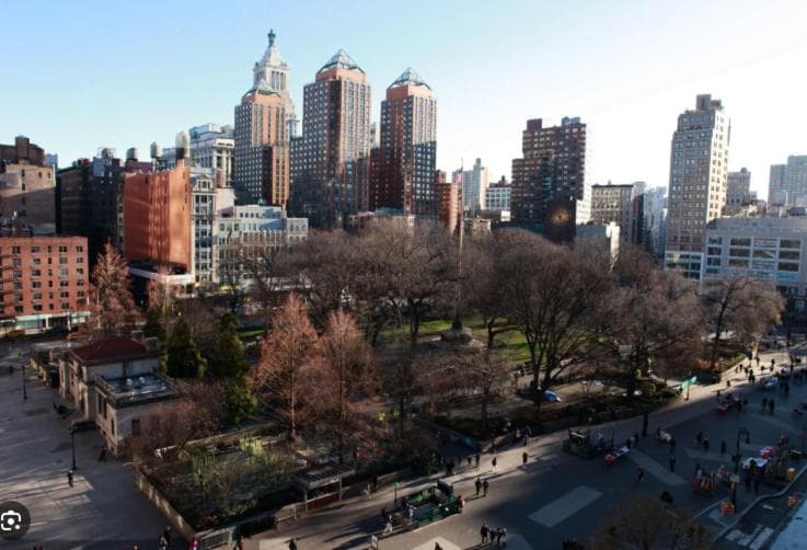 Private Bedroom with Shared Bathroom in Union Square Downtown Manhattan - Steps from the Best Dining & Nightlife!