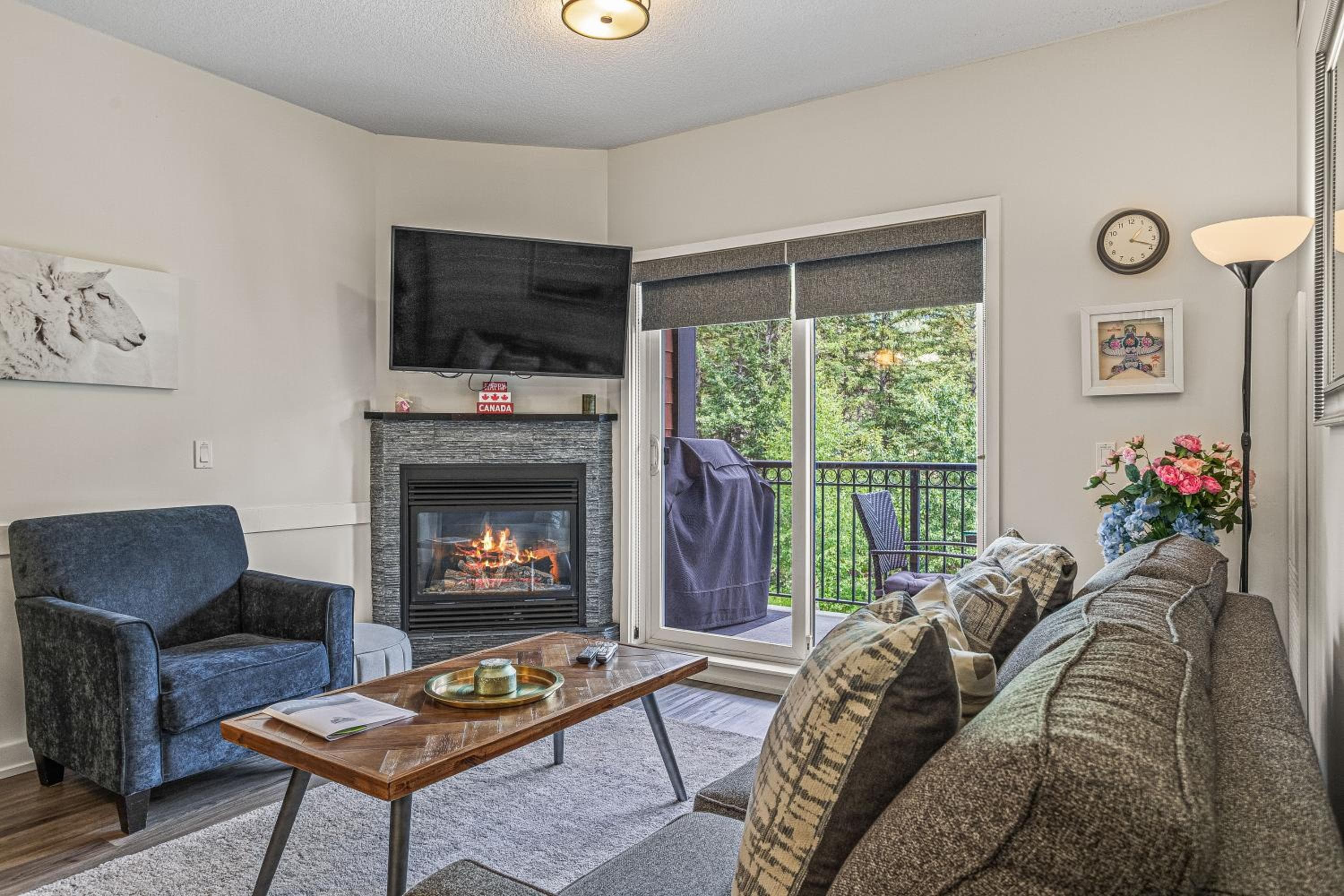Outstanding Mountain Condo - Pool, Hot Tub & Waterslide!
