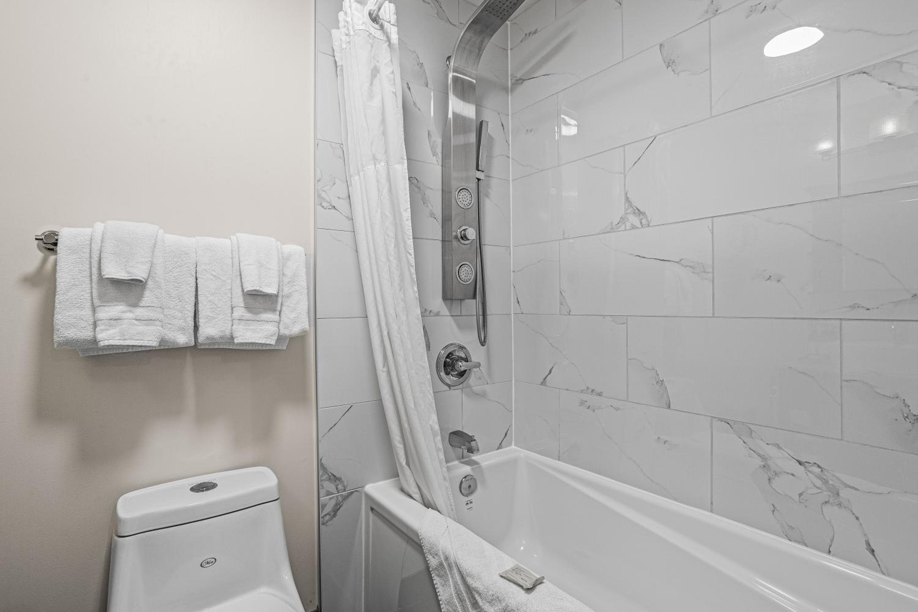 Outstanding Mountain Condo - Pool, Hot Tub & Waterslide!