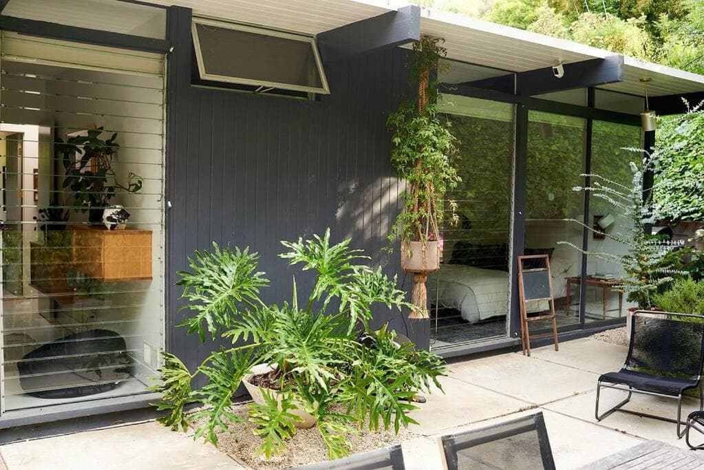Mid-Century Gem in Pacific Palisades