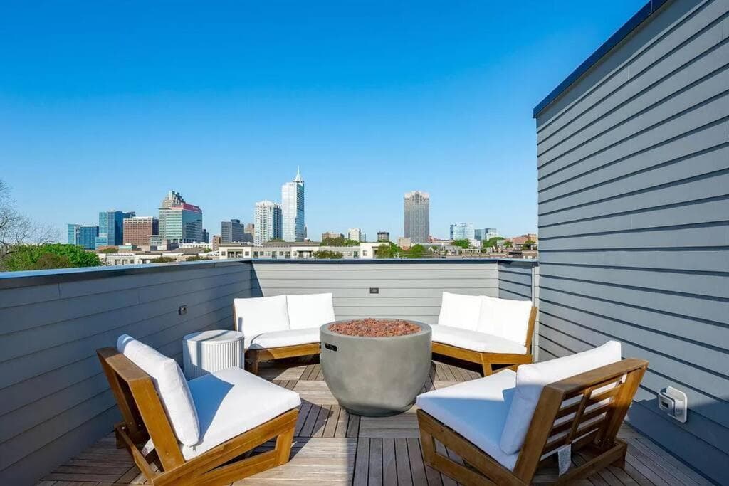 Modern 4br - Heart of Downtown Raleigh - Views!