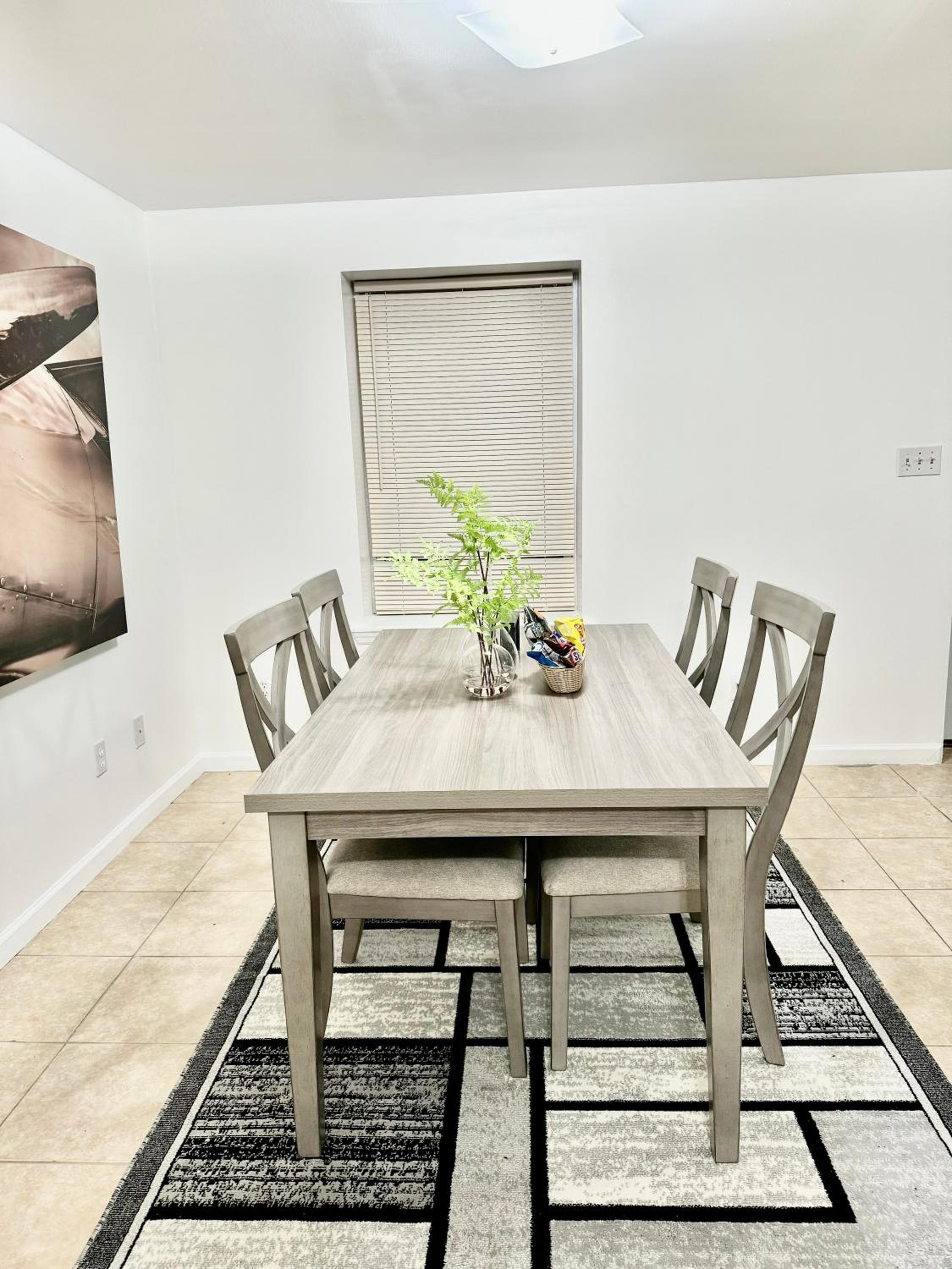 Cozy Evergreen Apartment by Newark Airport