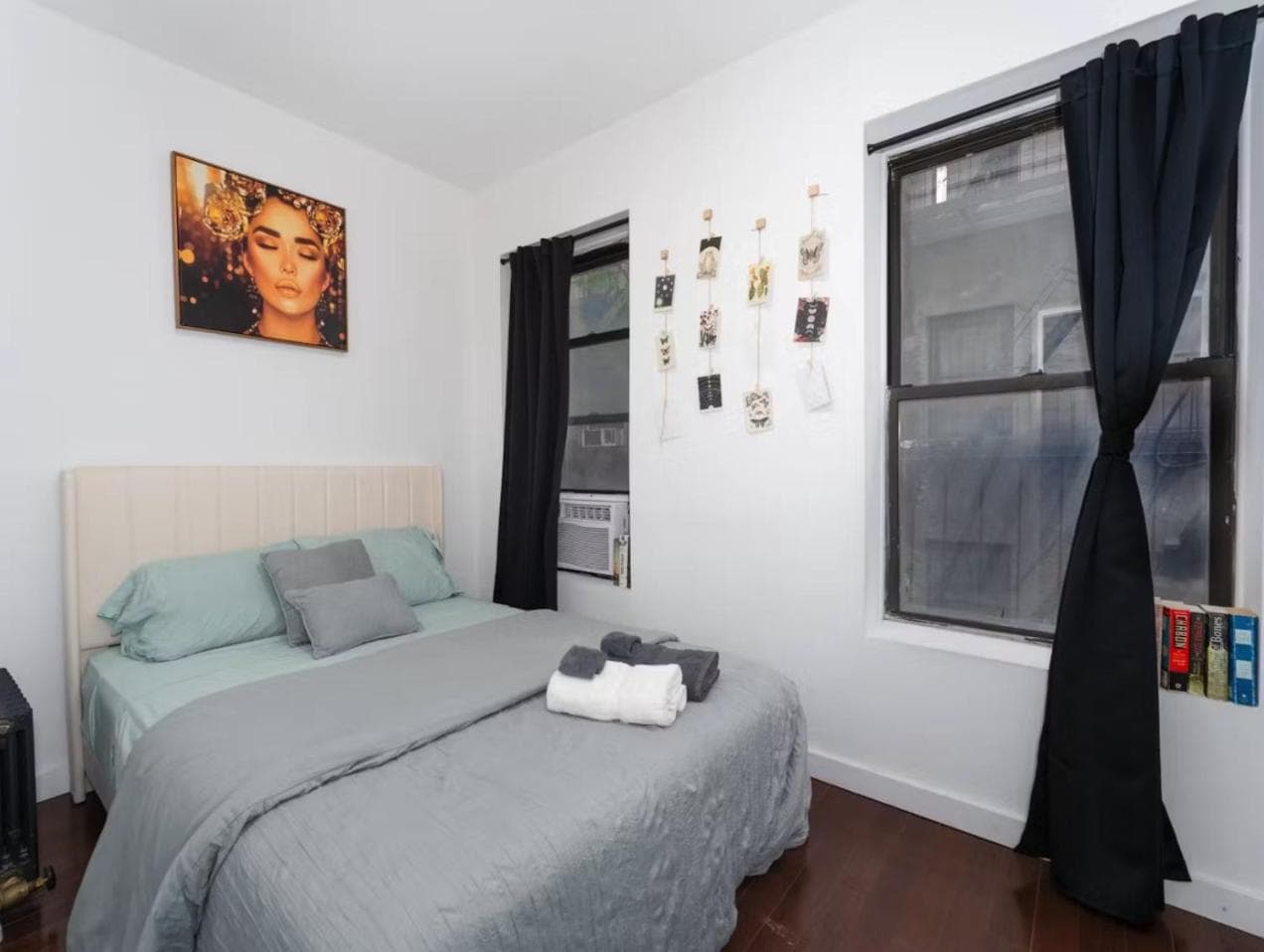 Private Bedroom with Shared Bathroom in Union Square Downtown Manhattan - Steps from the Best Dining & Nightlife!