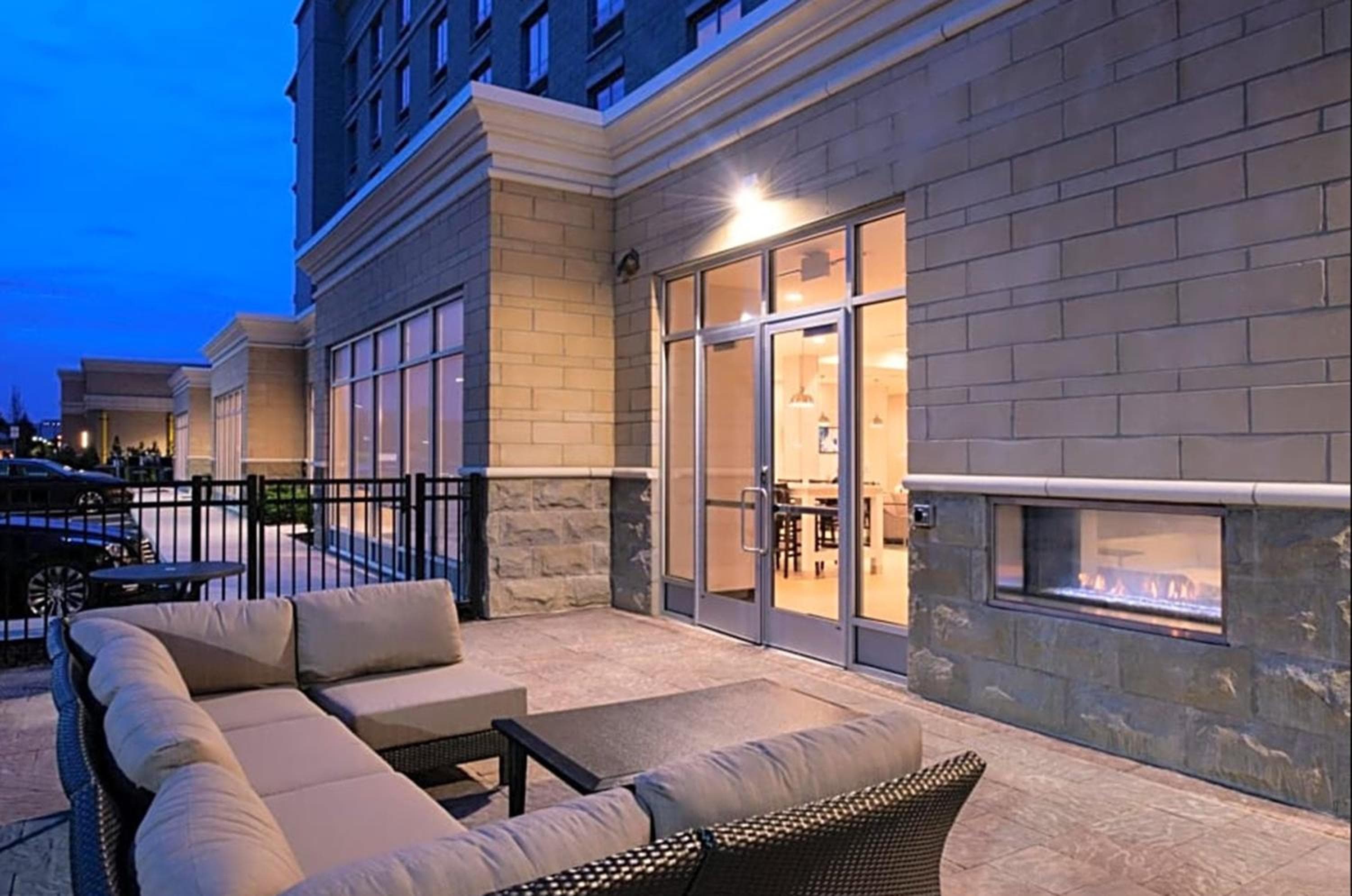 Holiday Inn & Suites Farmington Hills - Detroit NW by IHG
