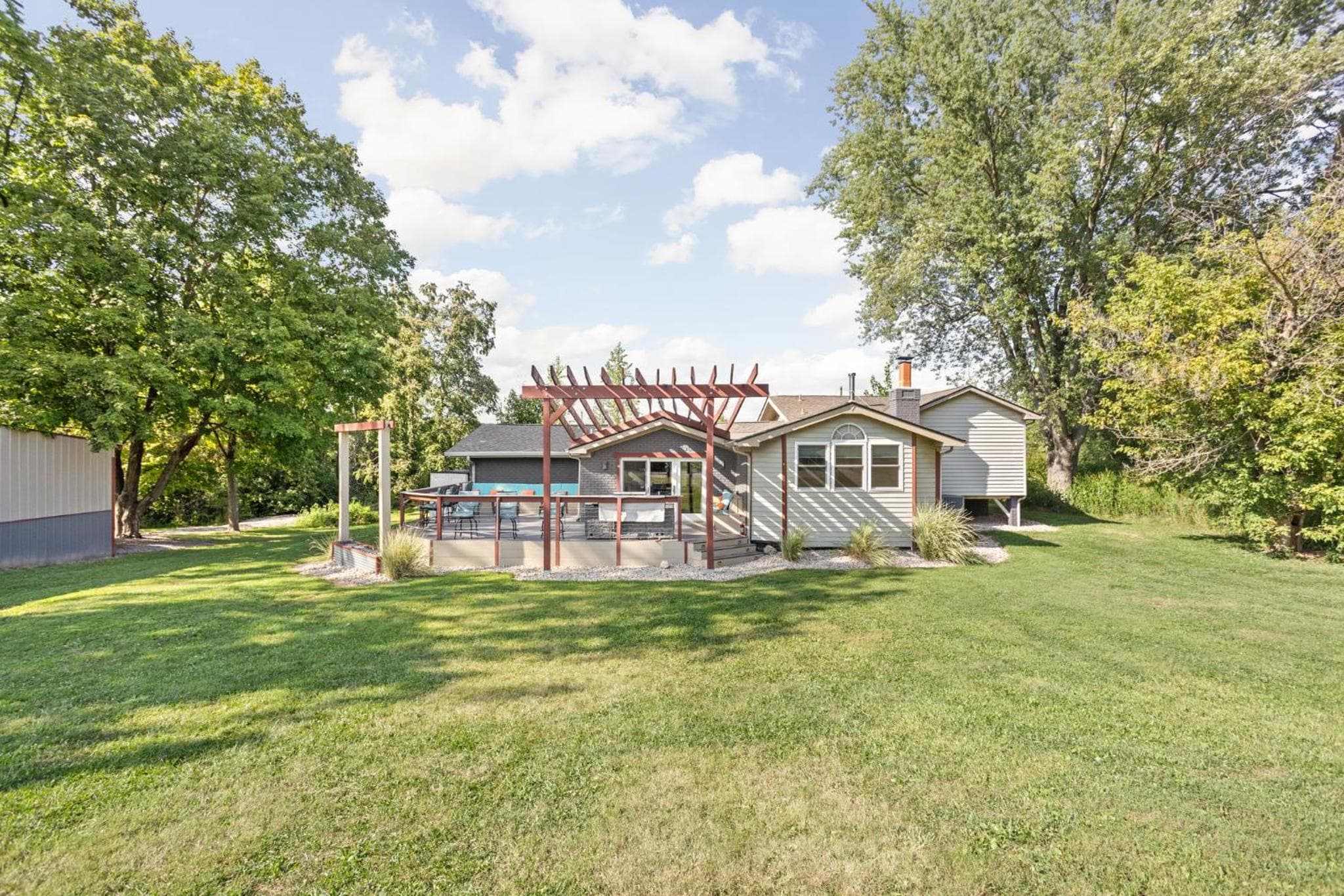 Sleeps 10, Indoor and Outdoor Theaters, Batting Cage, & Games!