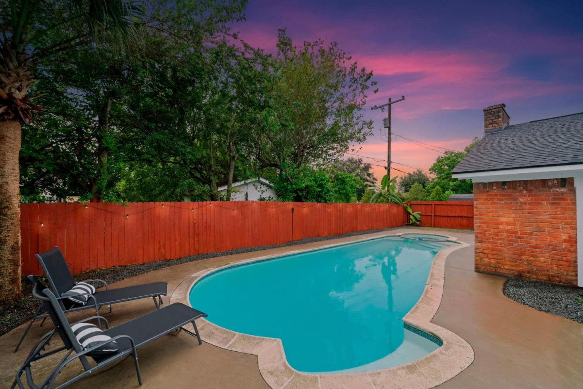 Amazing 4BR 2BA Winter Home with Pool & Game-Movie Room