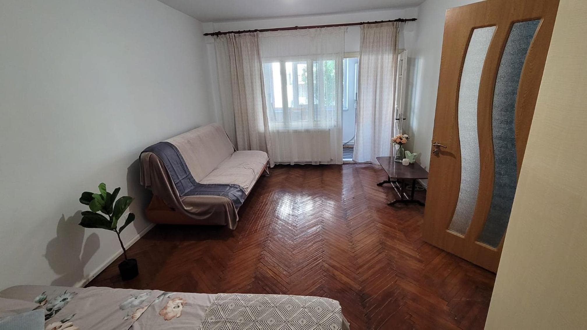 Parter - Apt 2 camere - Esplanada Pascani