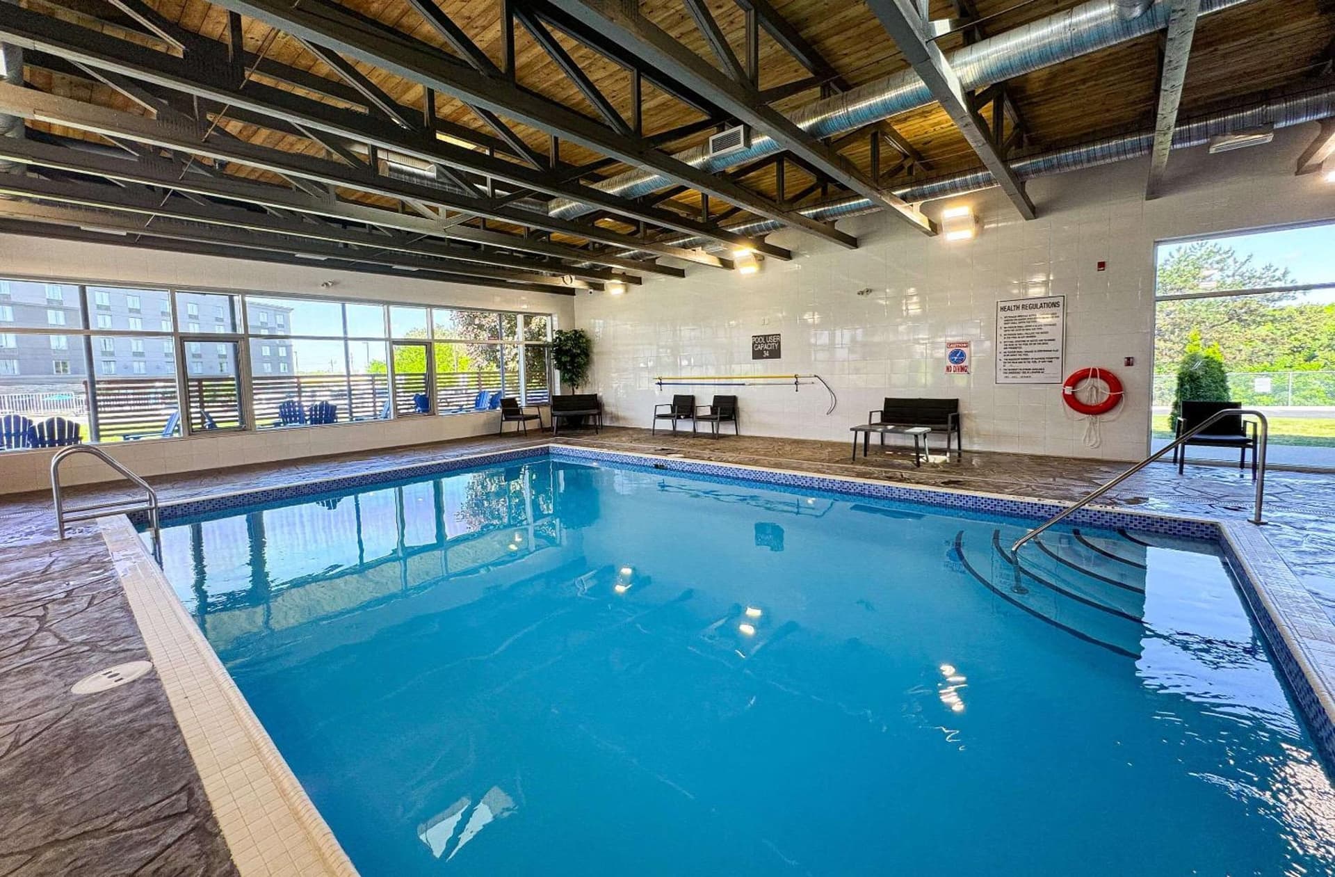 Comfort Suites Kingston Central