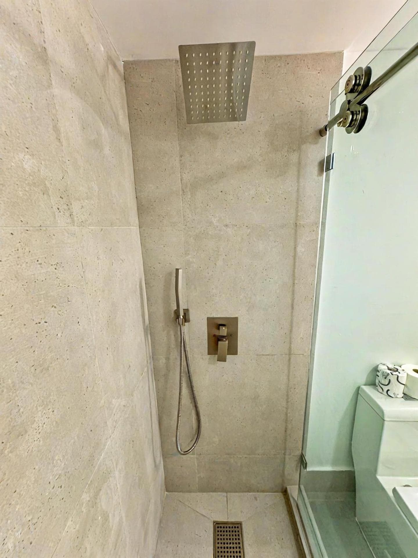 Elegant Centric Vibrant Pool Jacuzzi Free Parking