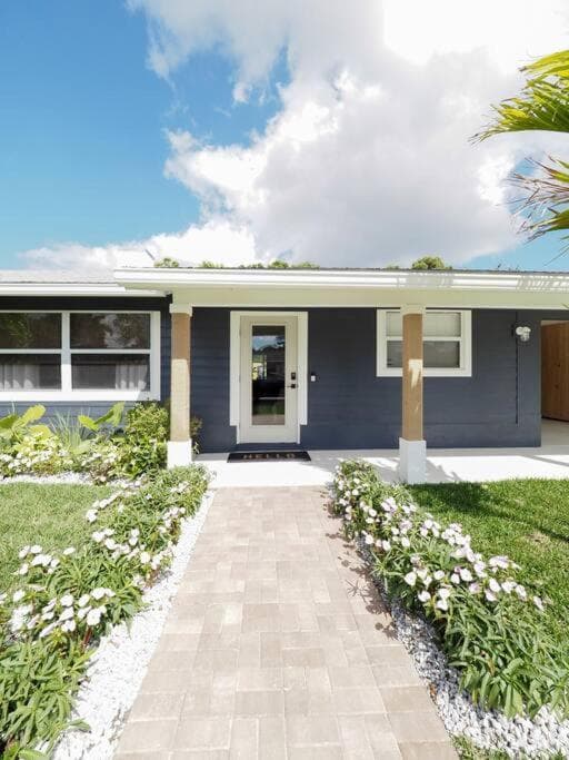 NEW Luxury Coastal Cottage w Pool Jupiter FL