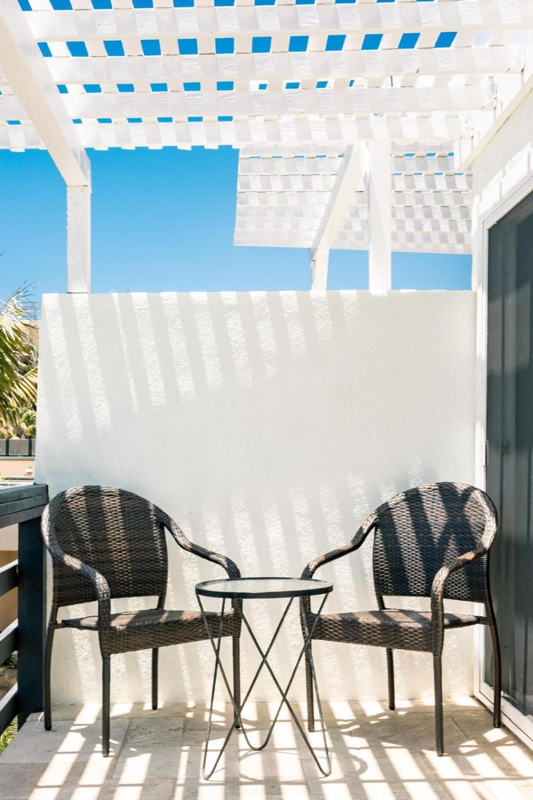 Seaside Laguna Inn & Suites