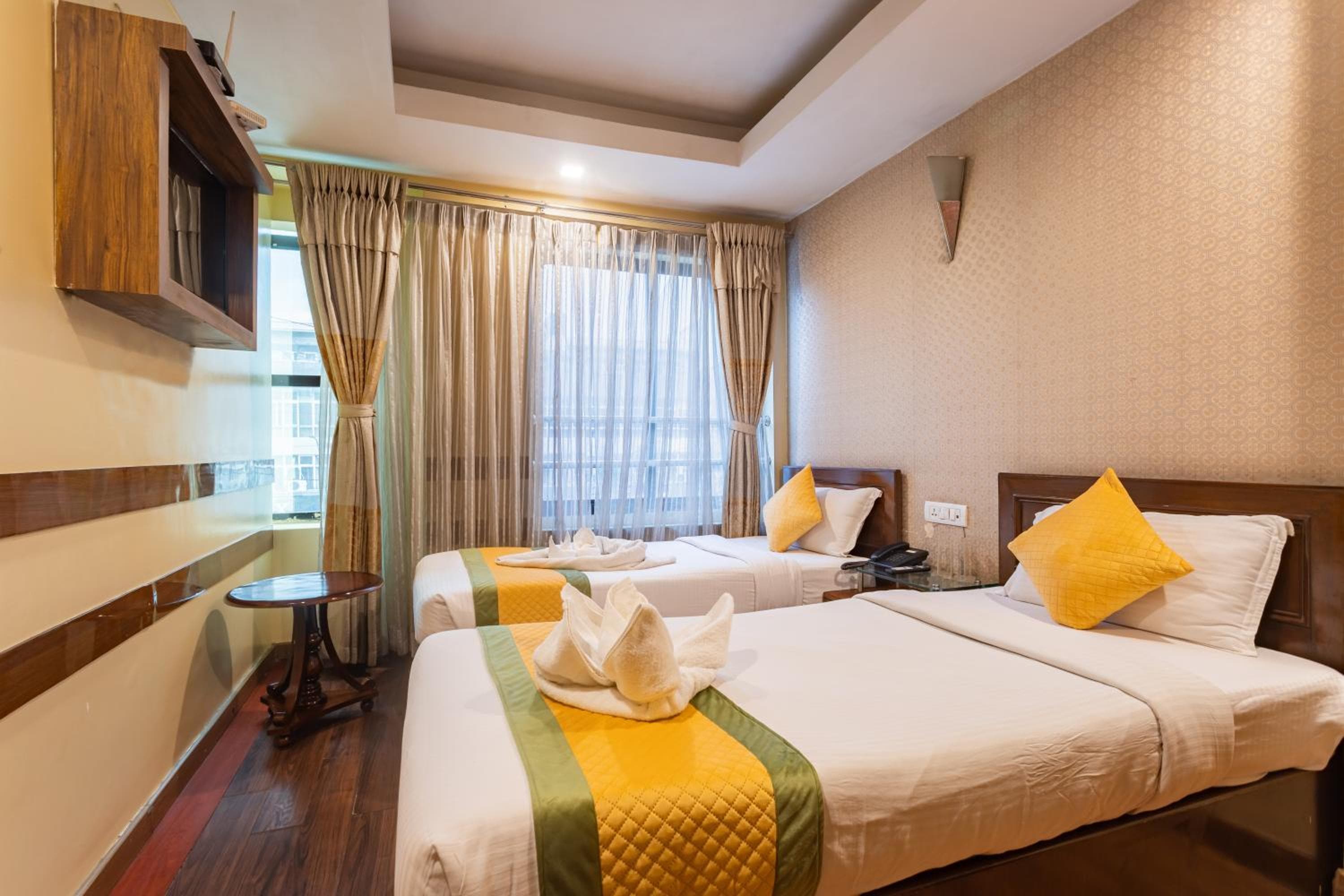 Yellow Pagoda Hotel