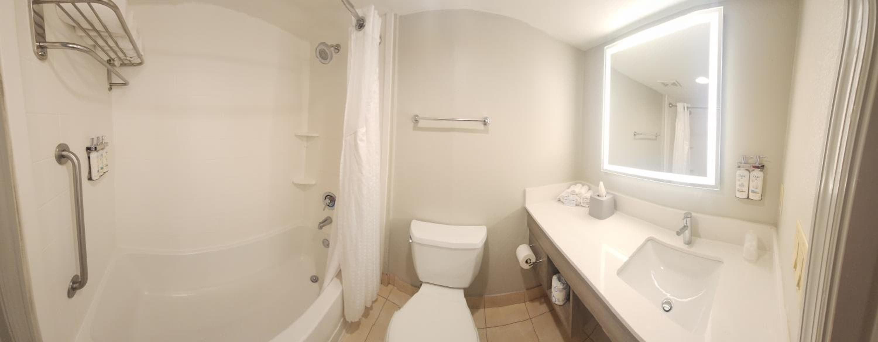 Holiday Inn Express & Suites Oceanfront Daytona Beach Shores by IHG