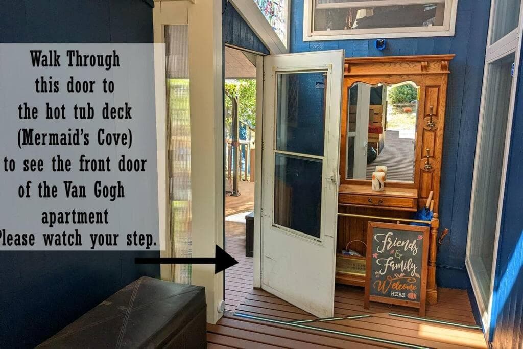 The Van Gogh Apartment - a cozy, creative retreat