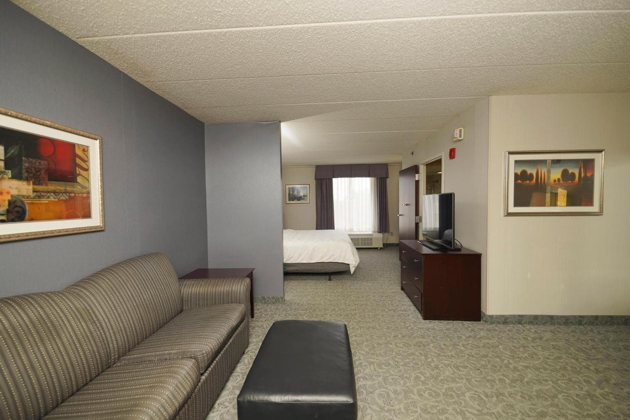 Holiday Inn & Suites Chicago-Carol Stream Wheaton by IHG