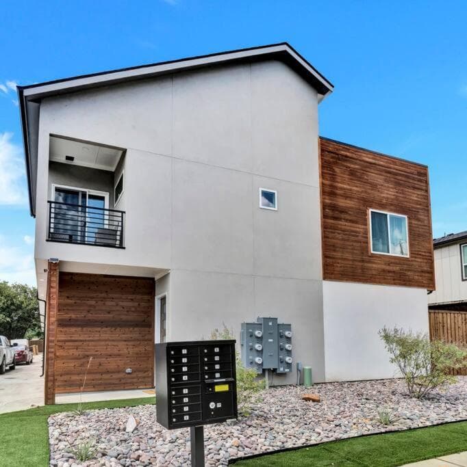 Perfect Dallas Oasis l Pet Friendly l Big Backyard