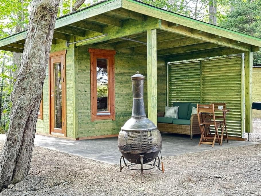 Sunken Escapes Cabin 8