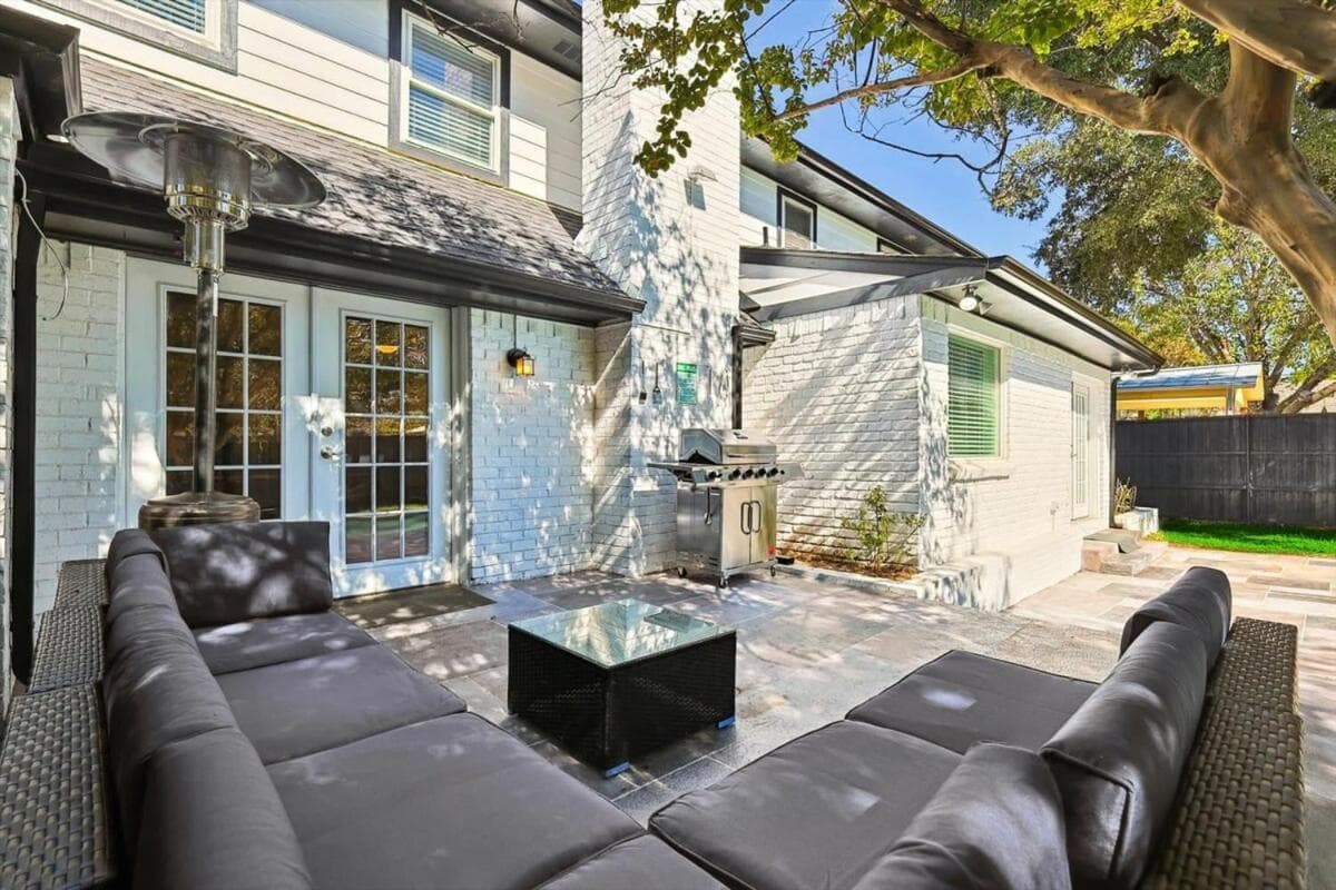Upscale 6BR 2,5BA Holiday Home with Pool, Hot Tub & Game Room