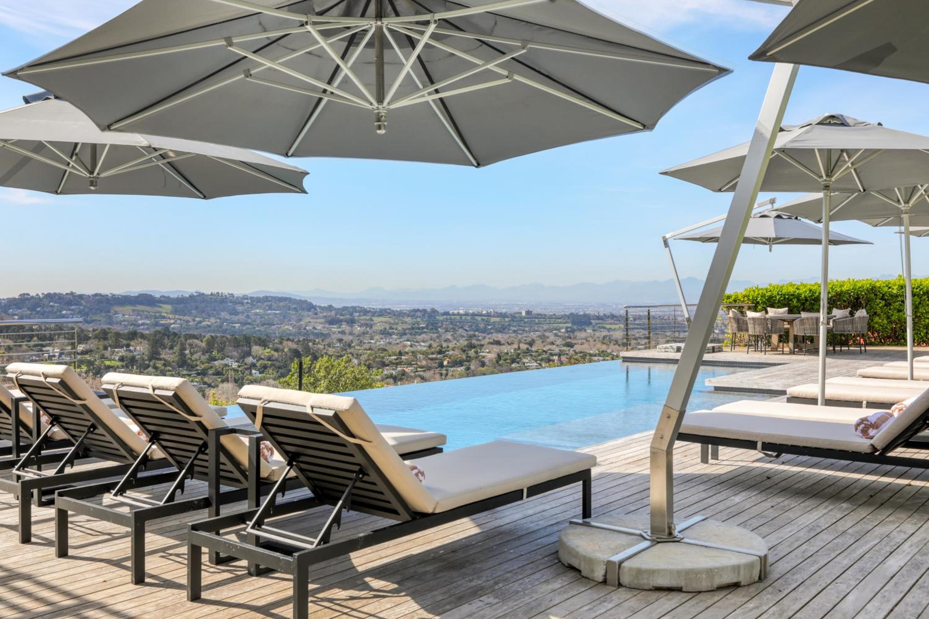 Villa Lion View Private Luxury Retreat