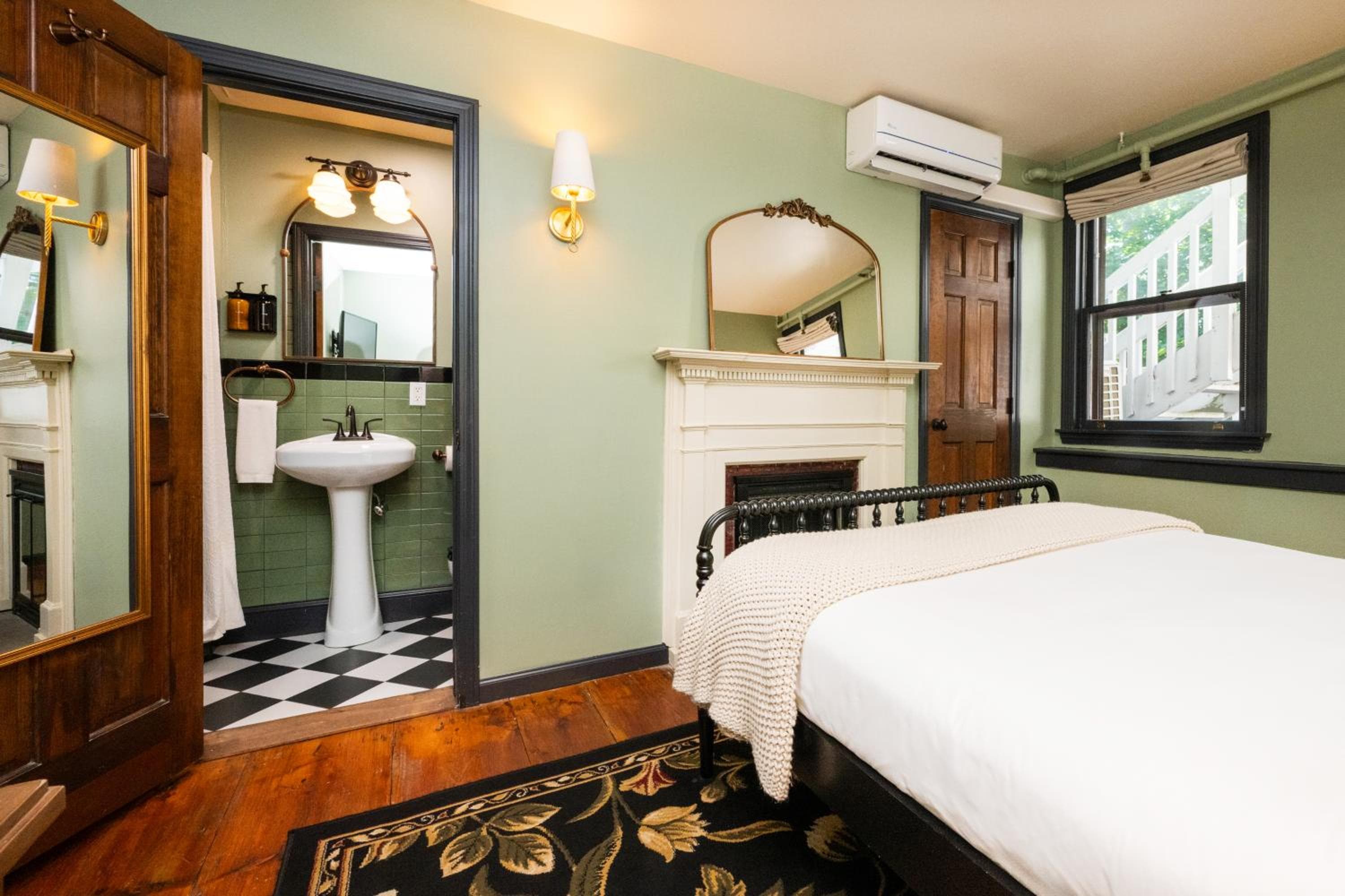 Hideaway Inn Lenox