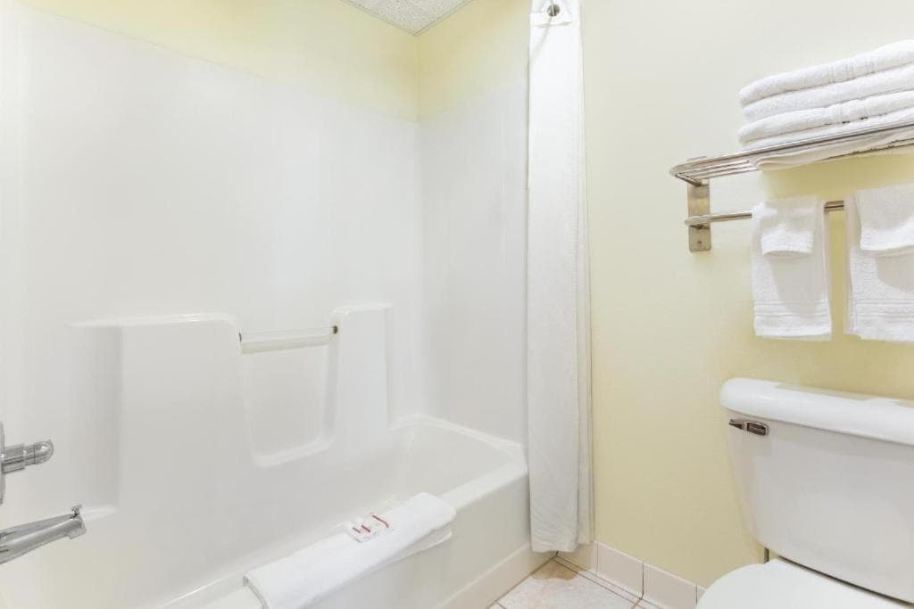 Western Inn & Suites