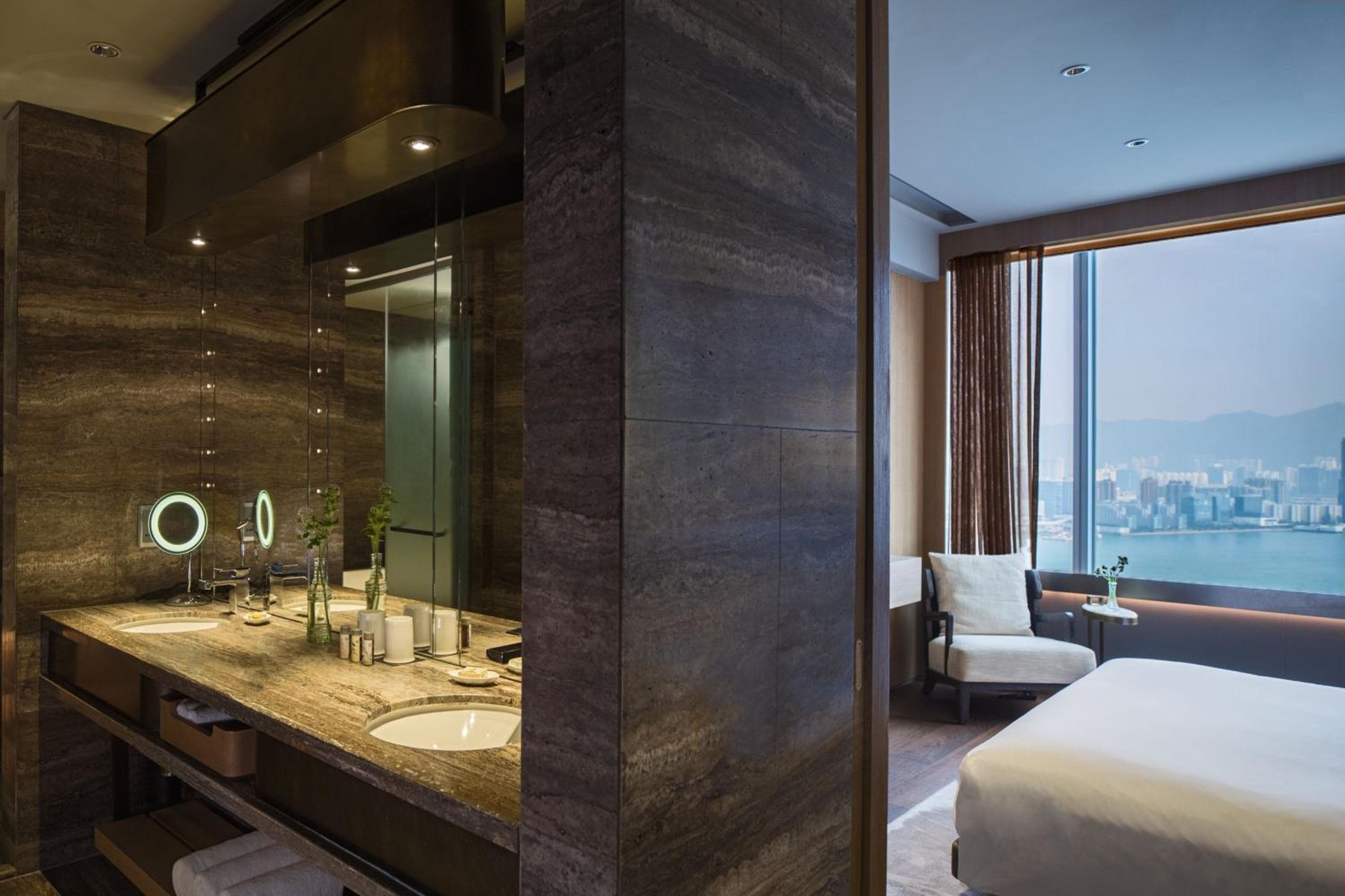 Renaissance Hong Kong Harbour View Hotel